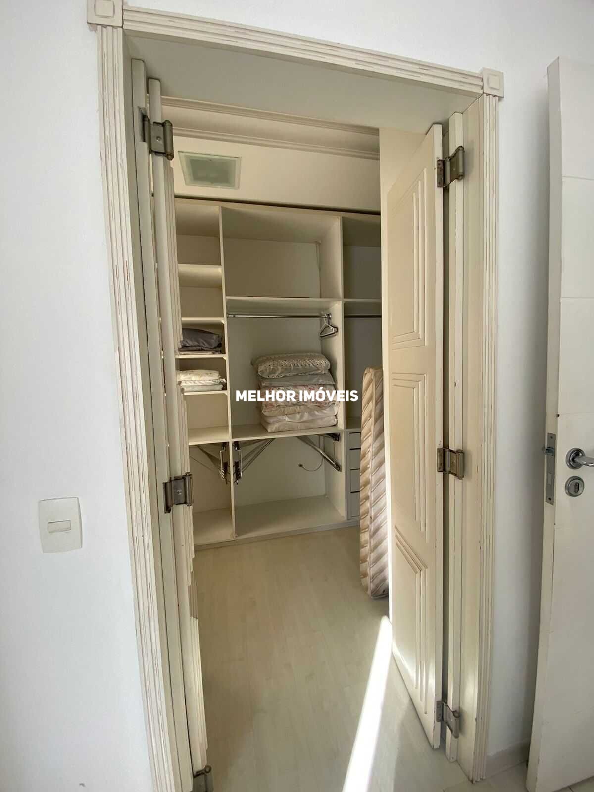 Casa à venda com 5 quartos, 270m² - Foto 24