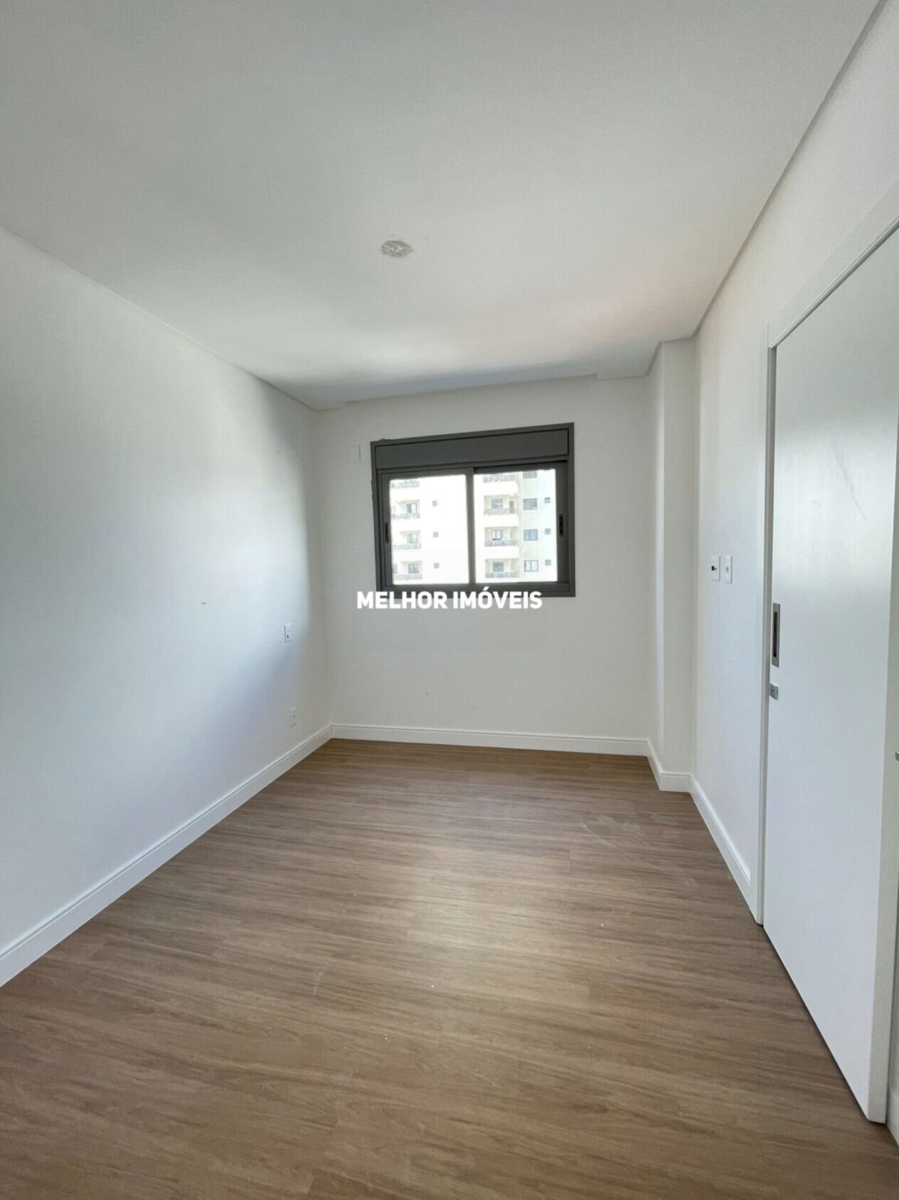 Apartamento à venda com 4 quartos, 151m² - Foto 6