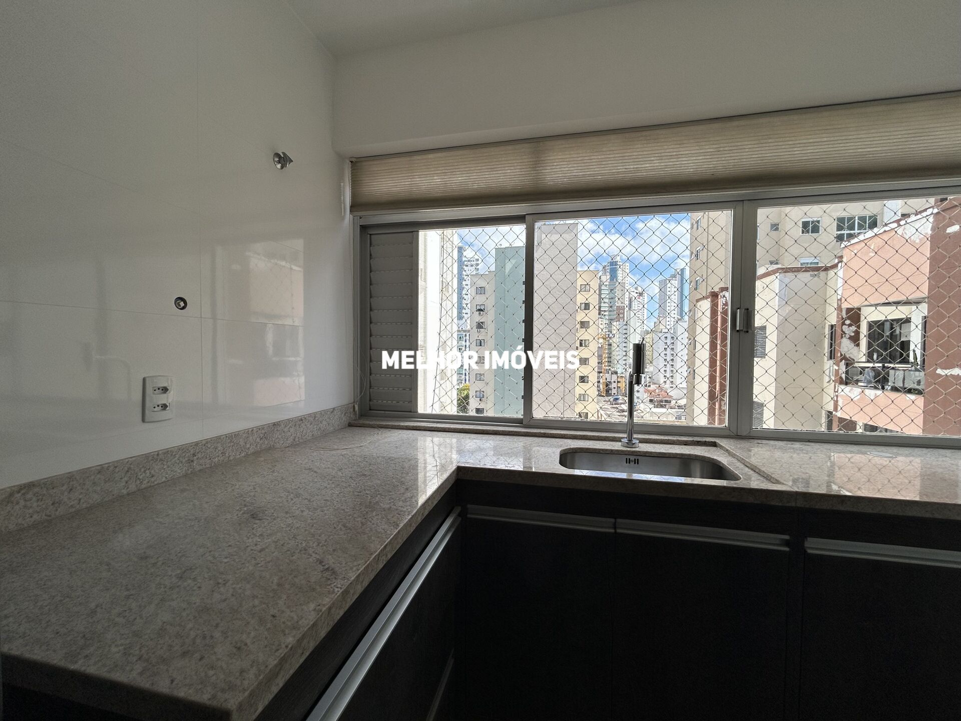 Apartamento à venda com 3 quartos, 100m² - Foto 4