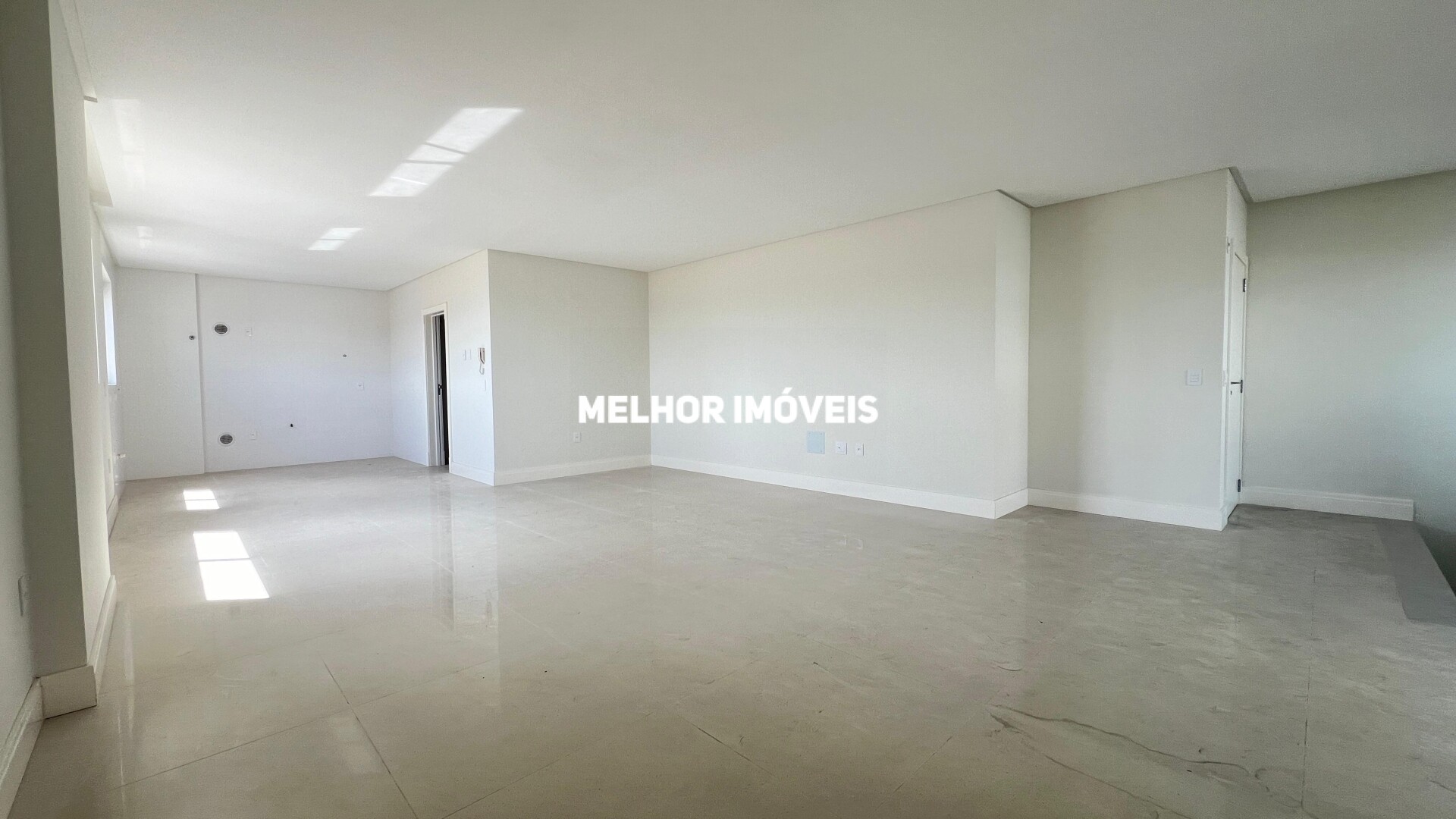 Apartamento à venda com 4 quartos, 377m² - Foto 2