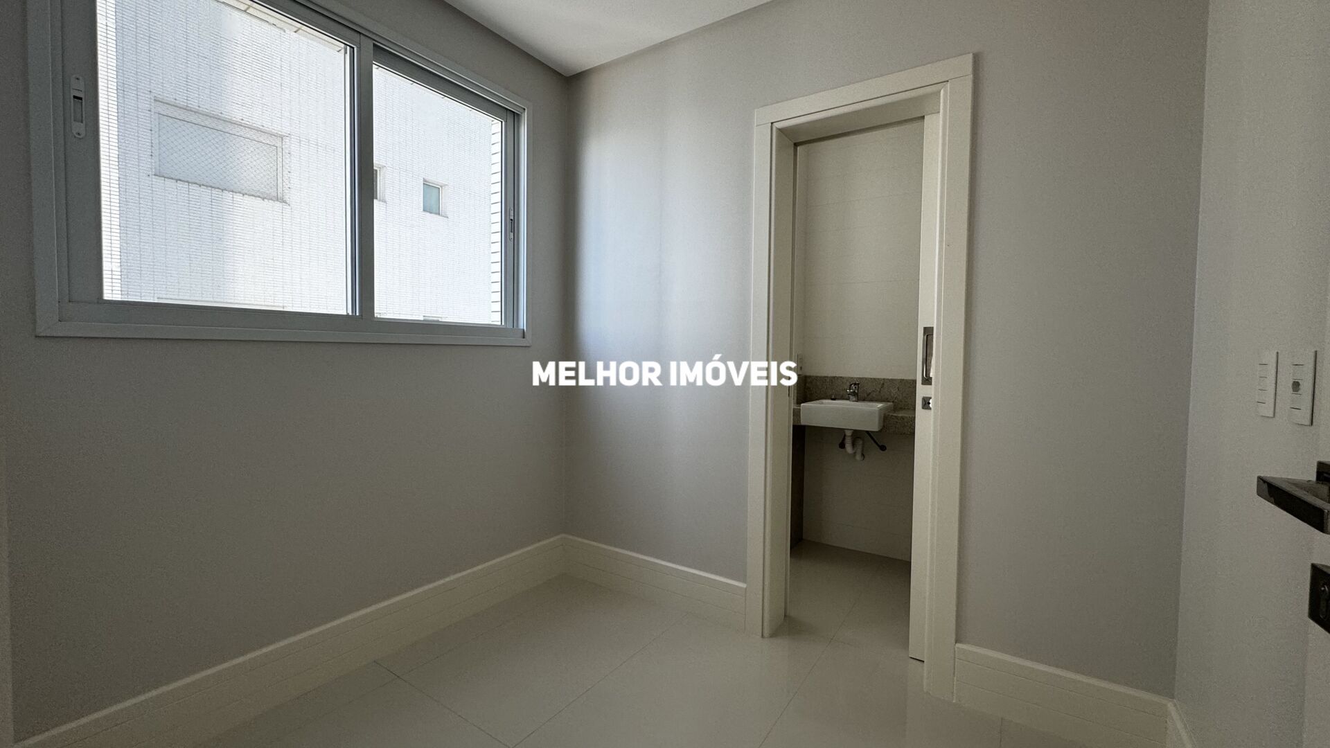 Apartamento à venda com 4 quartos, 237m² - Foto 27