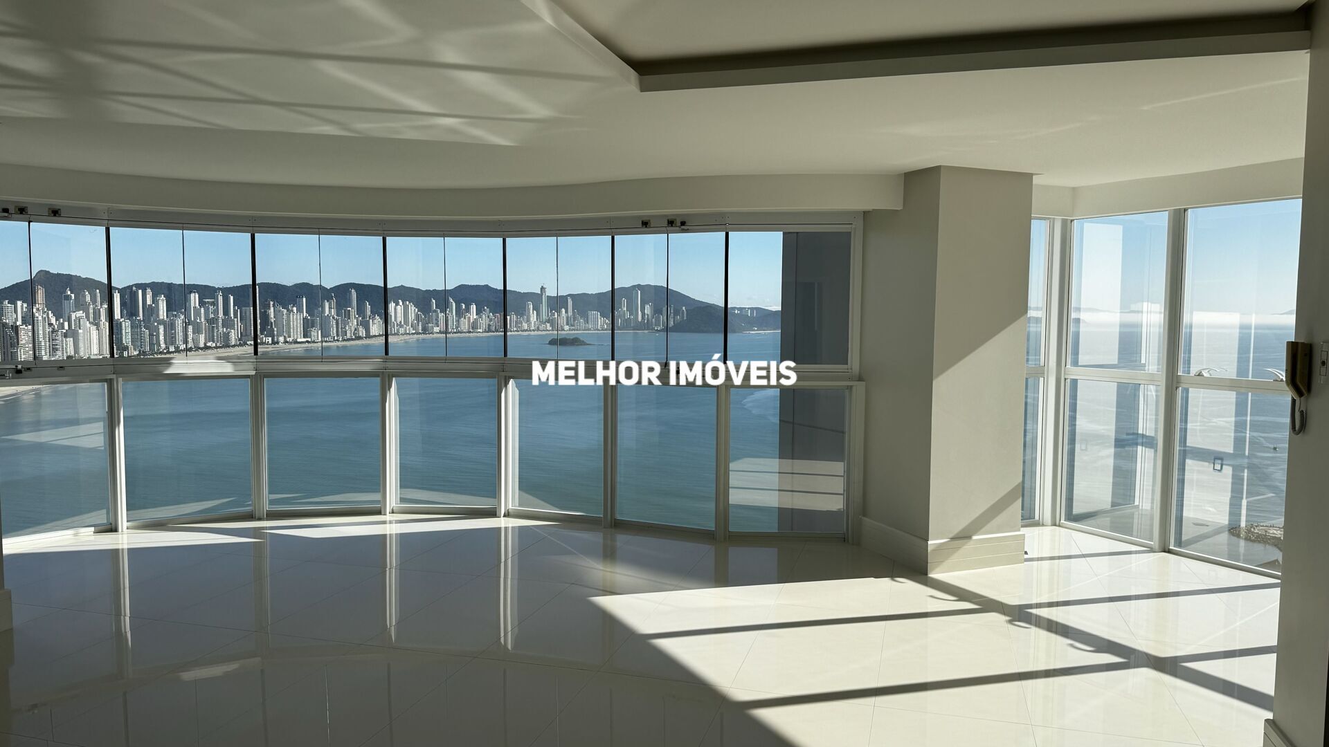 Apartamento à venda com 4 quartos, 237m² - Foto 3