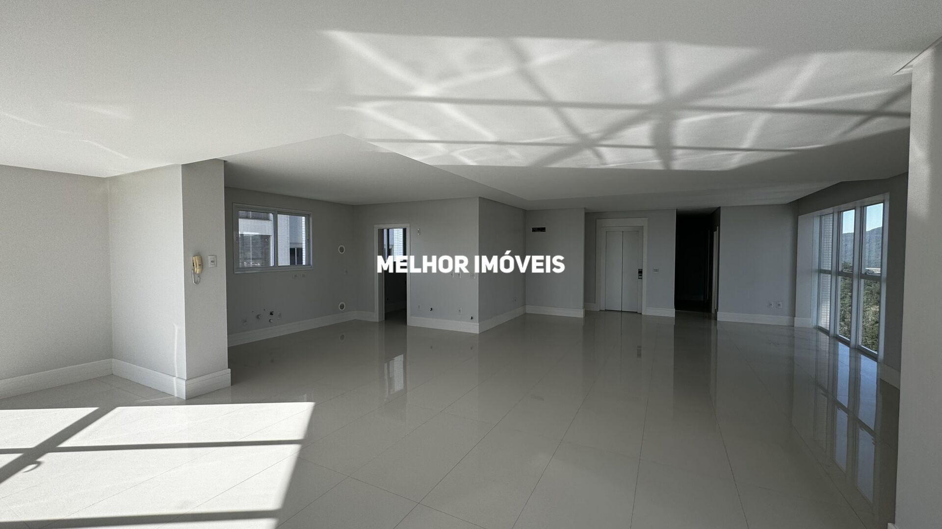 Apartamento à venda com 4 quartos, 237m² - Foto 9