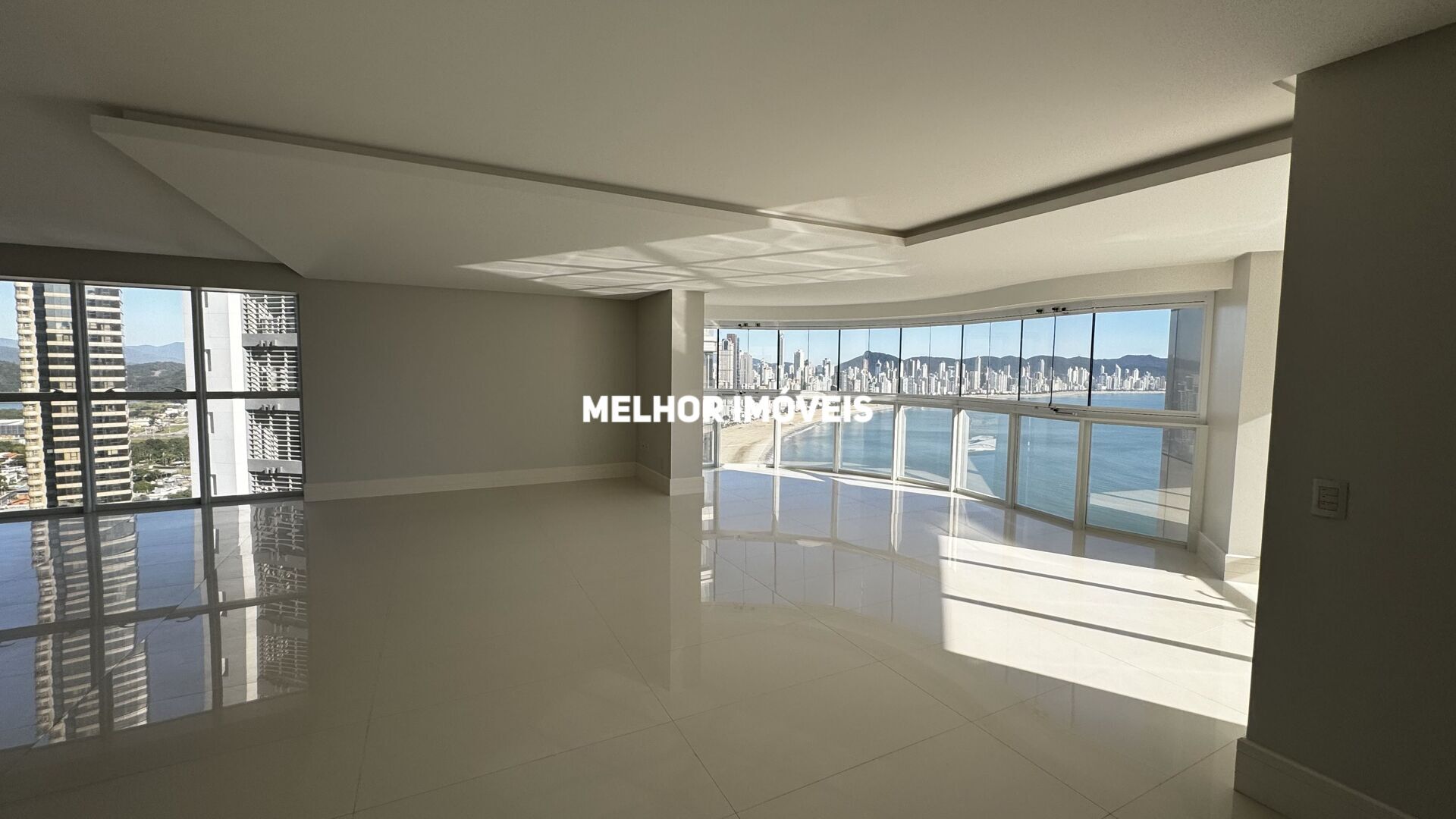 Apartamento à venda com 4 quartos, 237m² - Foto 7