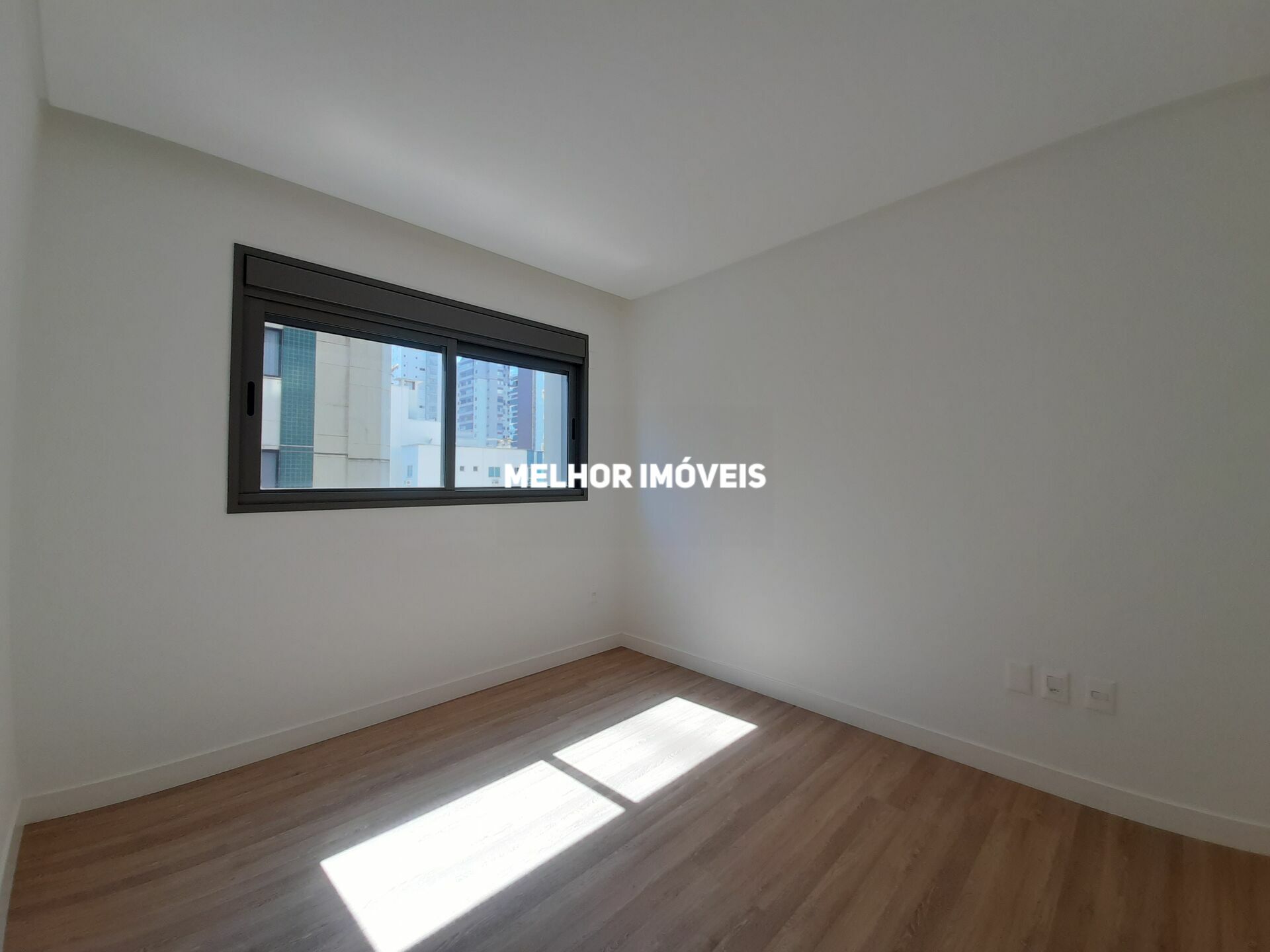 Apartamento à venda com 4 quartos, 165m² - Foto 15