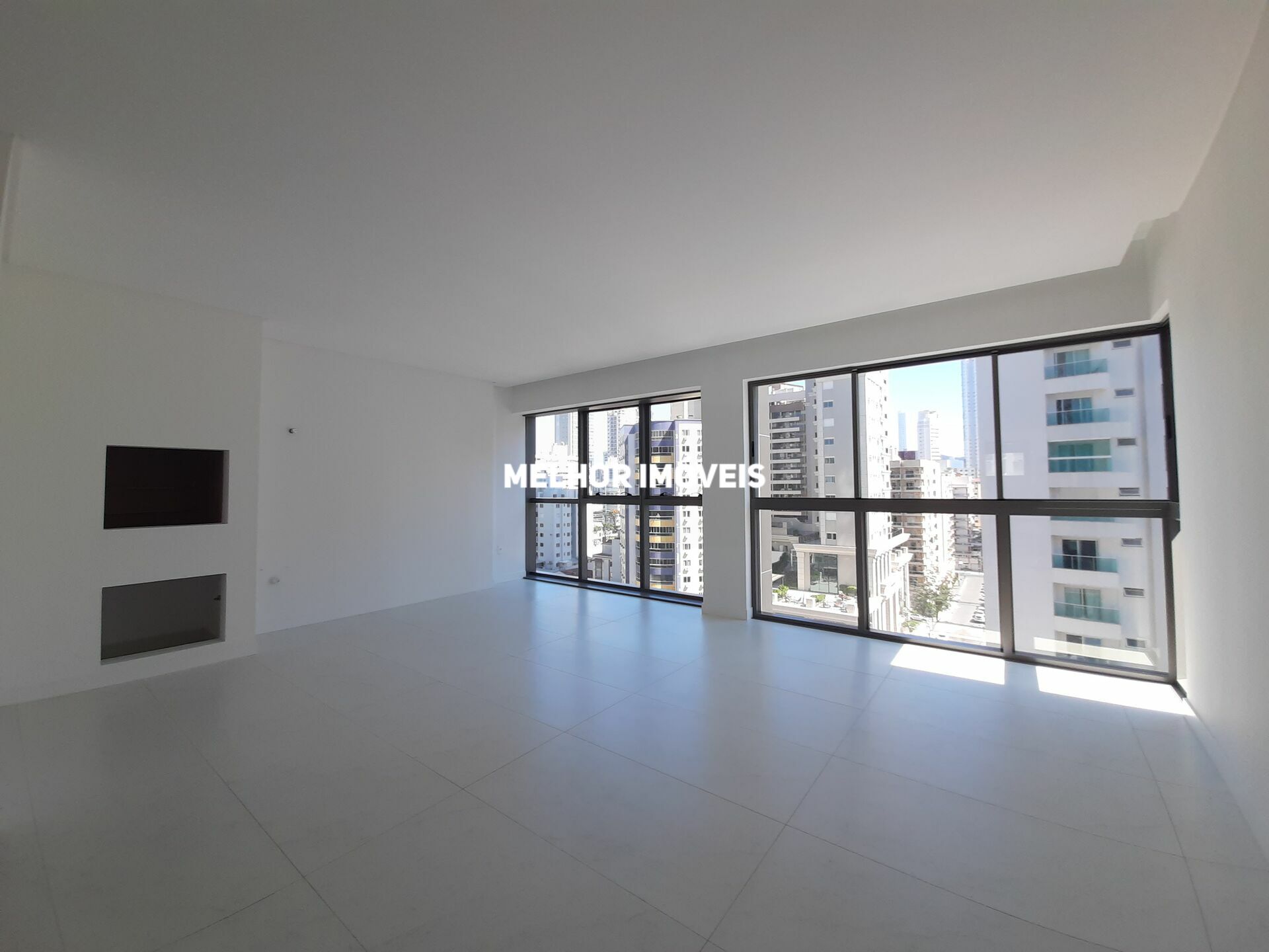 Apartamento à venda com 4 quartos, 165m² - Foto 2