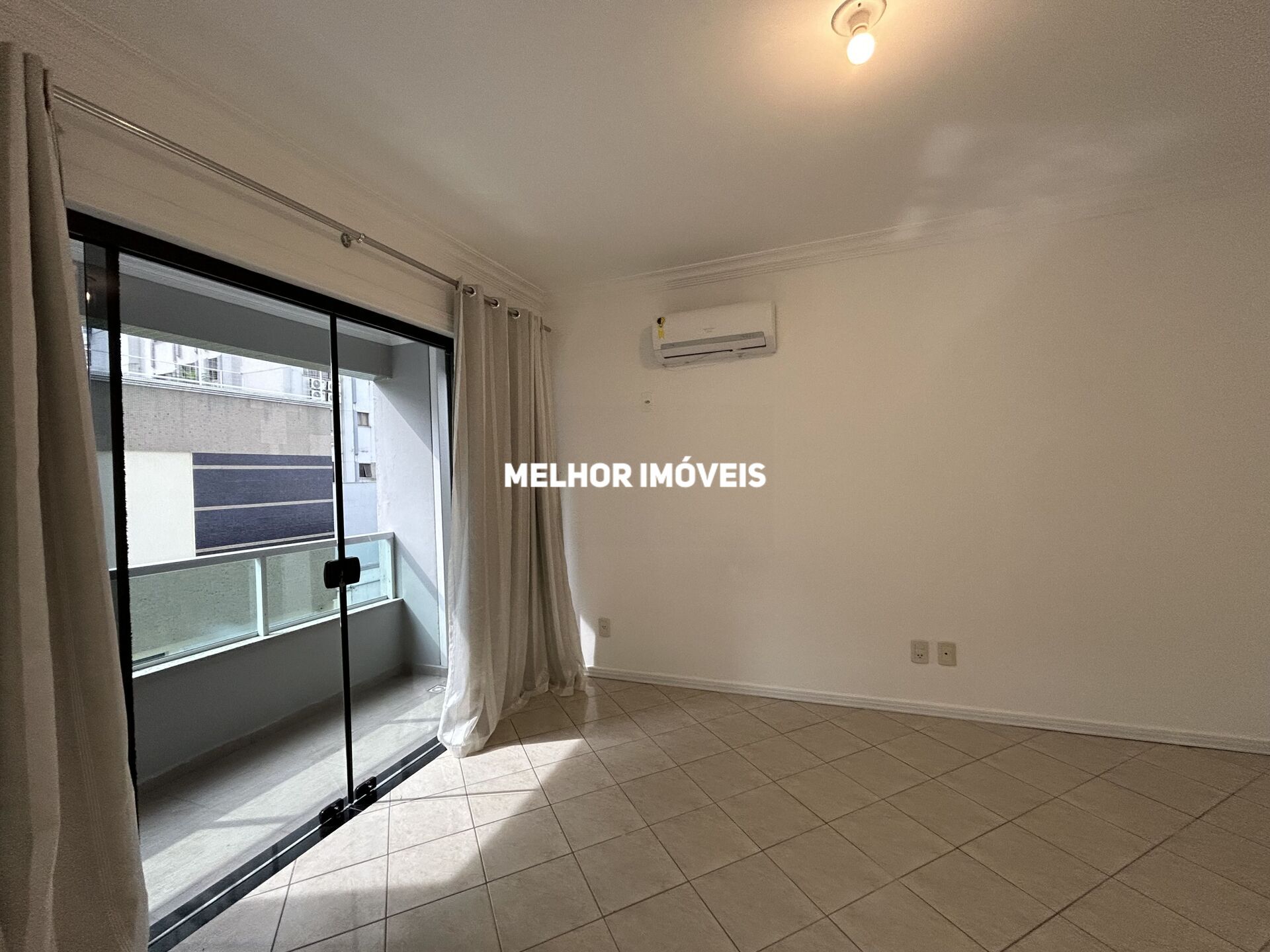 Apartamento para alugar com 4 quartos, 114m² - Foto 2