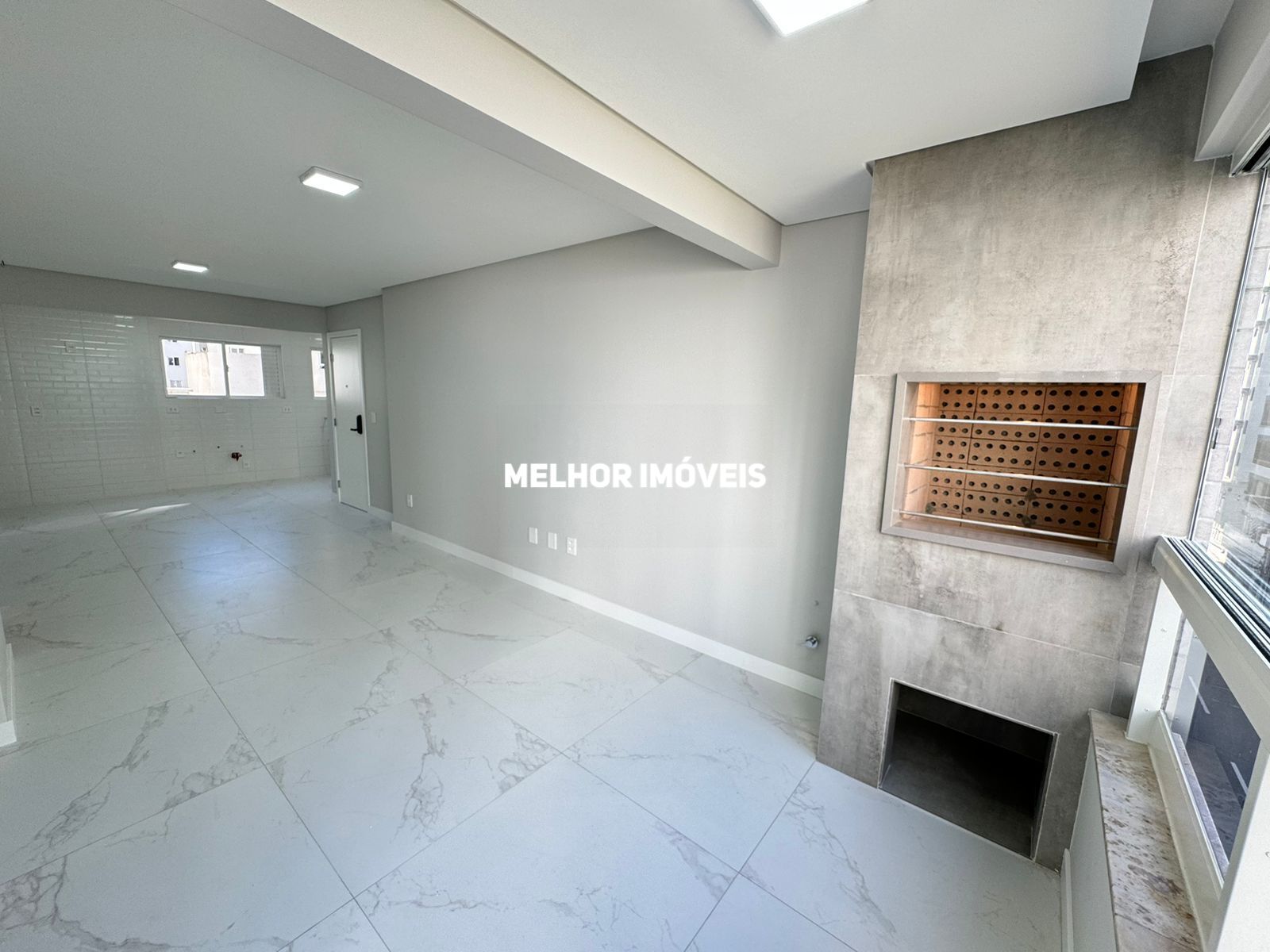 Apartamento à venda com 3 quartos, 100m² - Foto 1