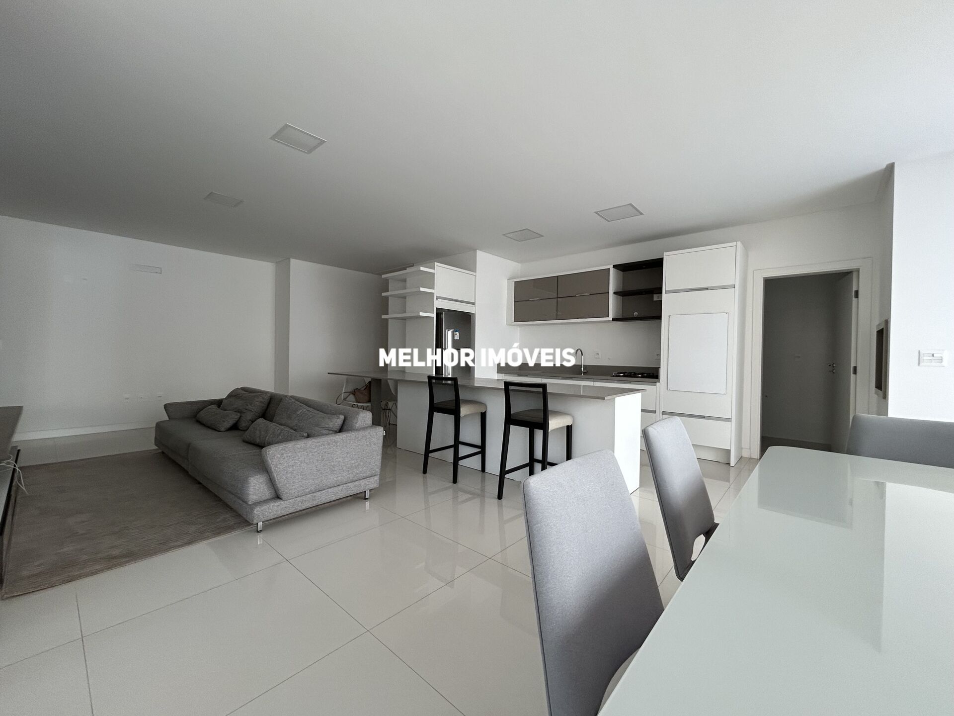 Apartamento para alugar com 3 quartos, 134m² - Foto 4