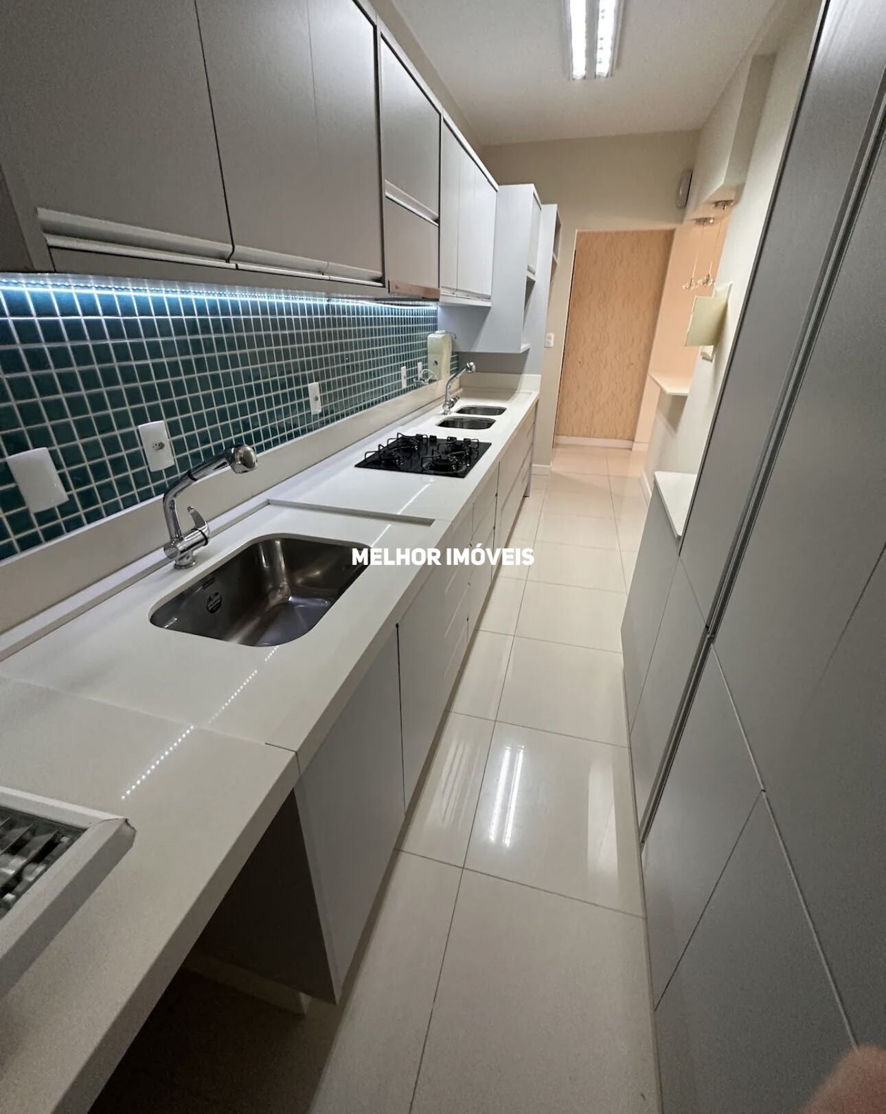 Apartamento à venda com 2 quartos, 75m² - Foto 9