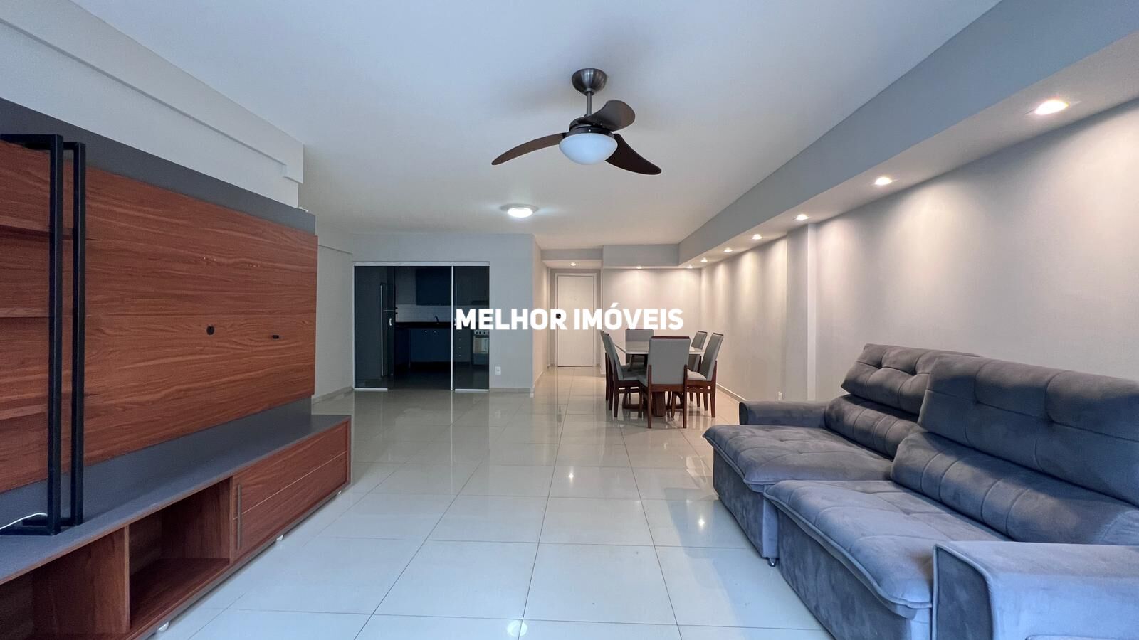 Apartamento para alugar com 4 quartos, 130m² - Foto 1