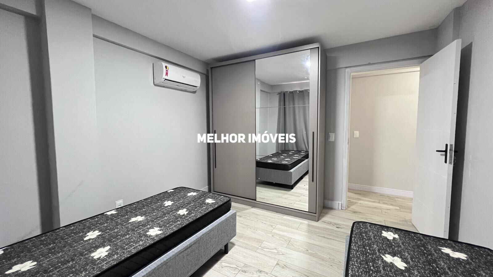 Apartamento para alugar com 4 quartos, 130m² - Foto 18