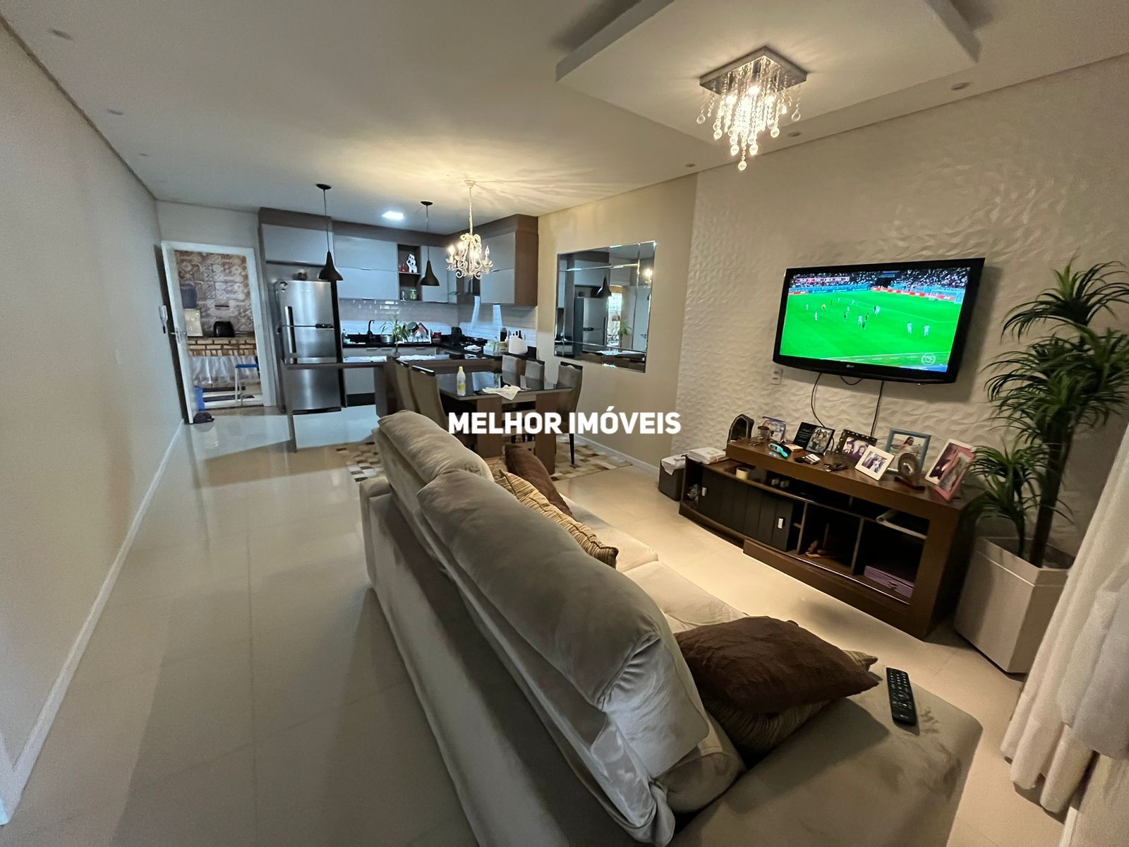 Casa à venda com 4 quartos, 200m² - Foto 1