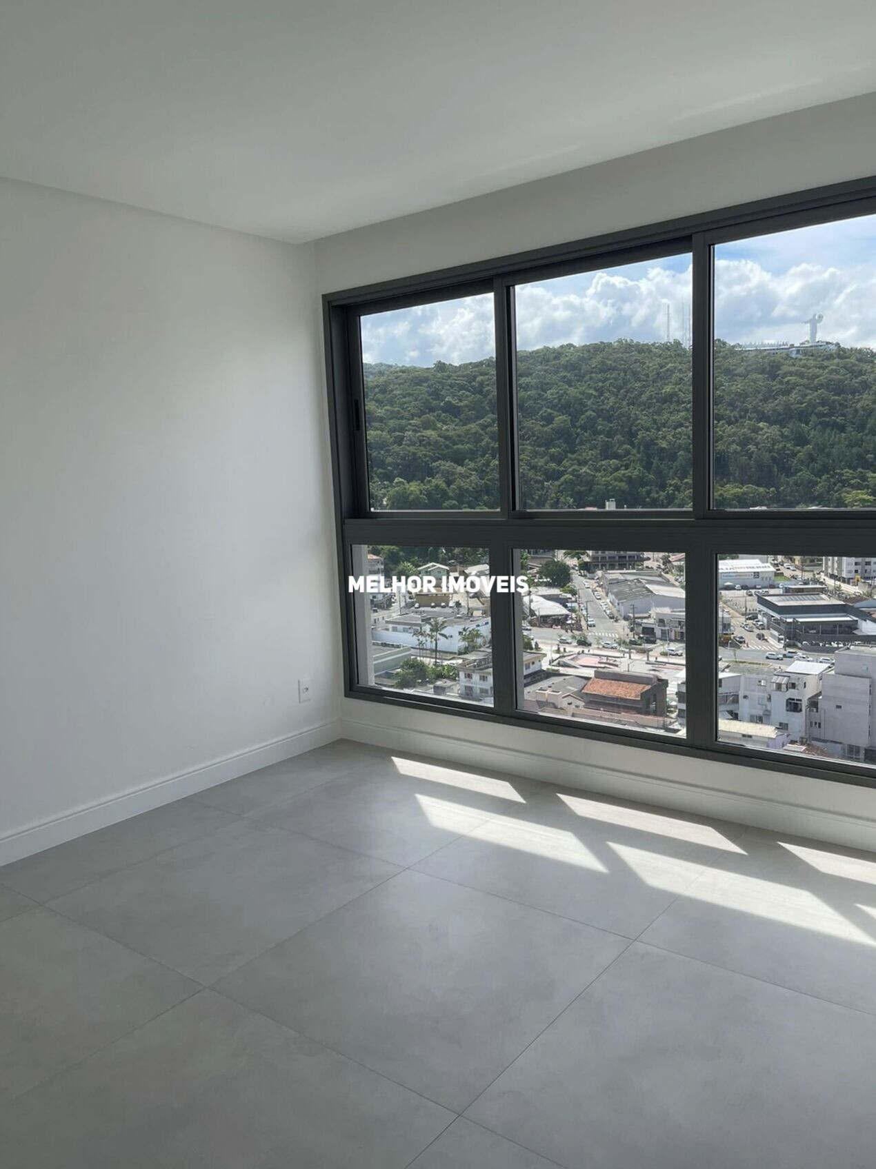 Apartamento à venda com 3 quartos, 122m² - Foto 1