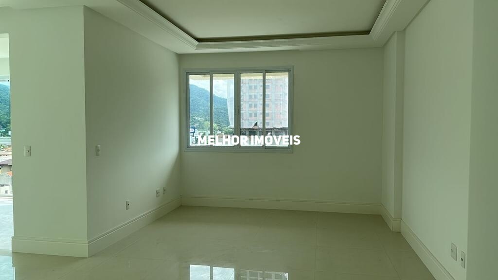 Apartamento à venda com 3 quartos, 145m² - Foto 4