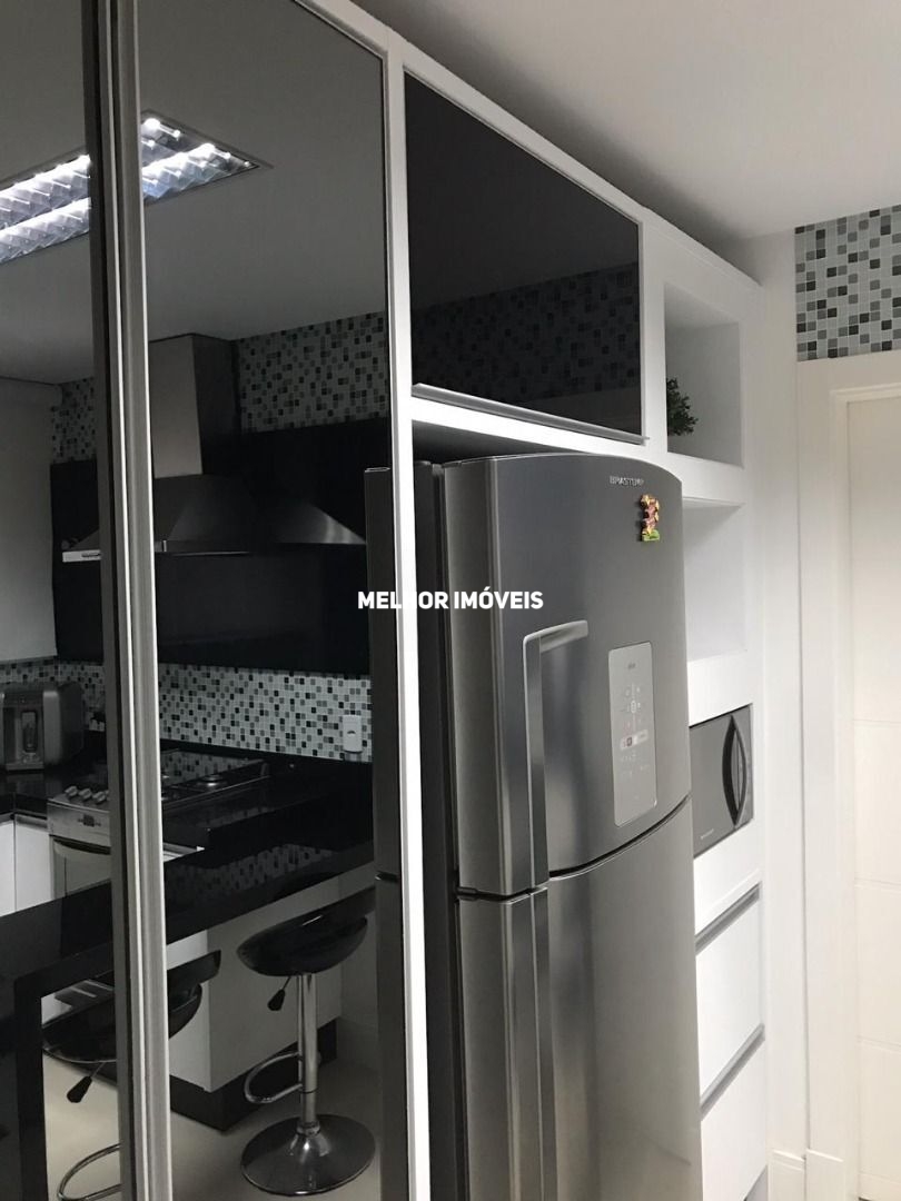 Apartamento à venda com 3 quartos, 130m² - Foto 4