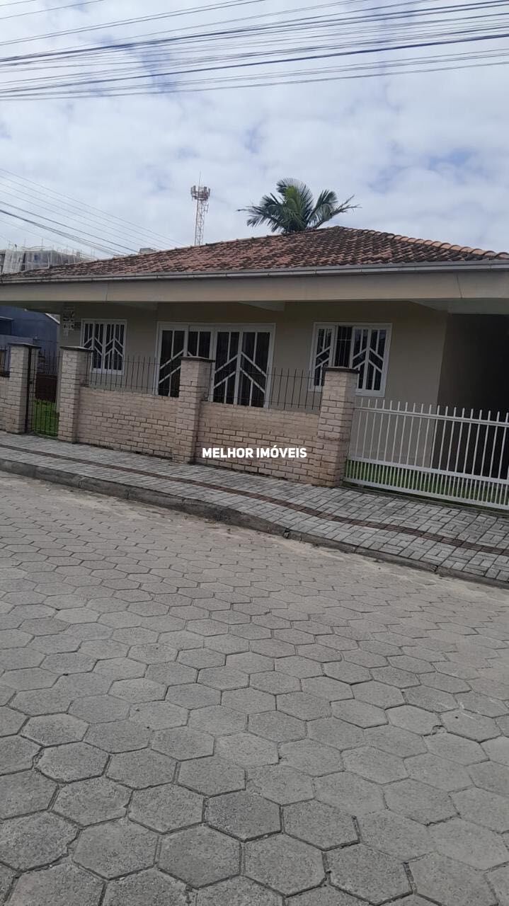 Casa, 6 quartos, 175 m² - Foto 1