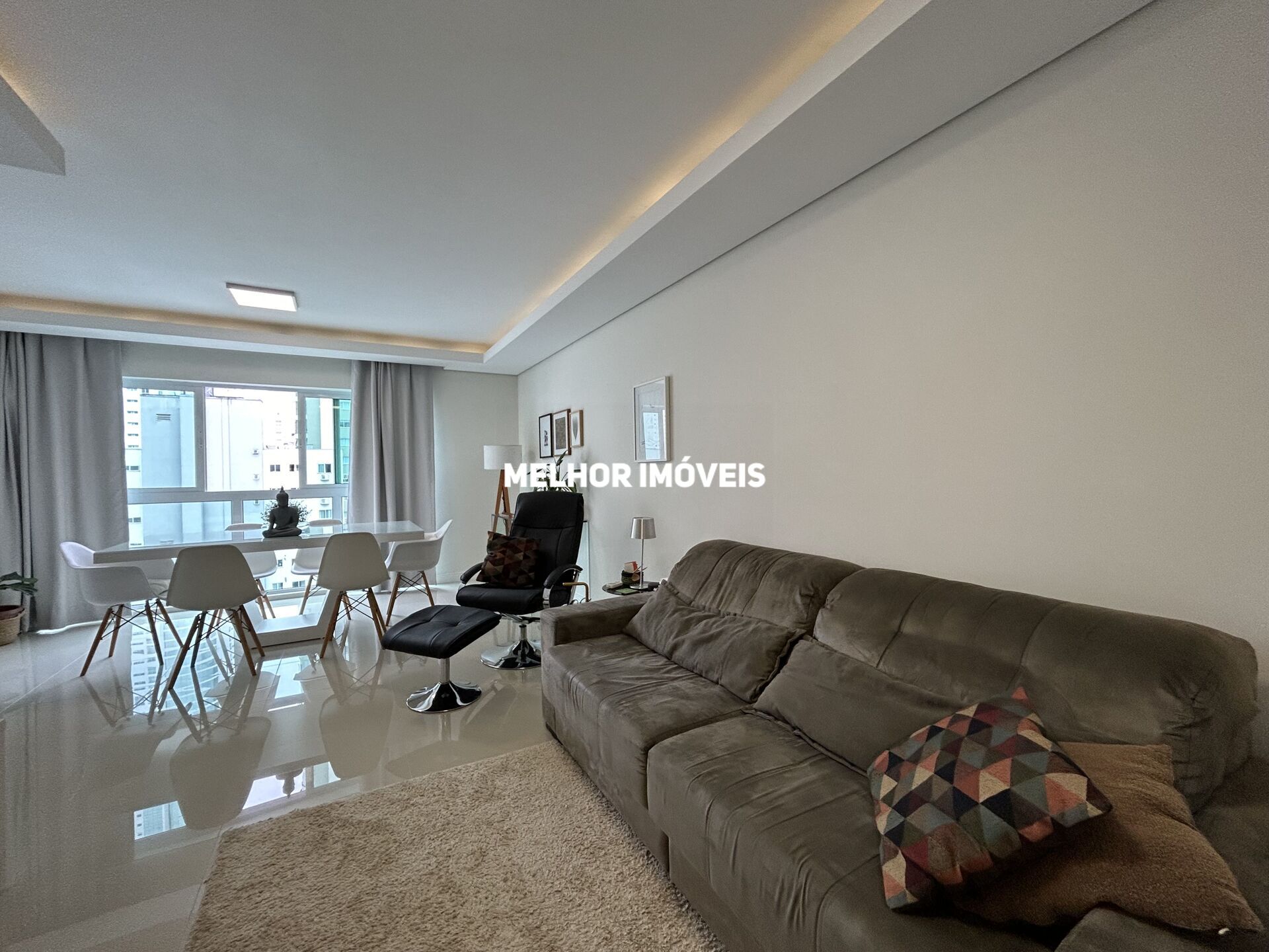 Apartamento à venda com 3 quartos, 110m² - Foto 4