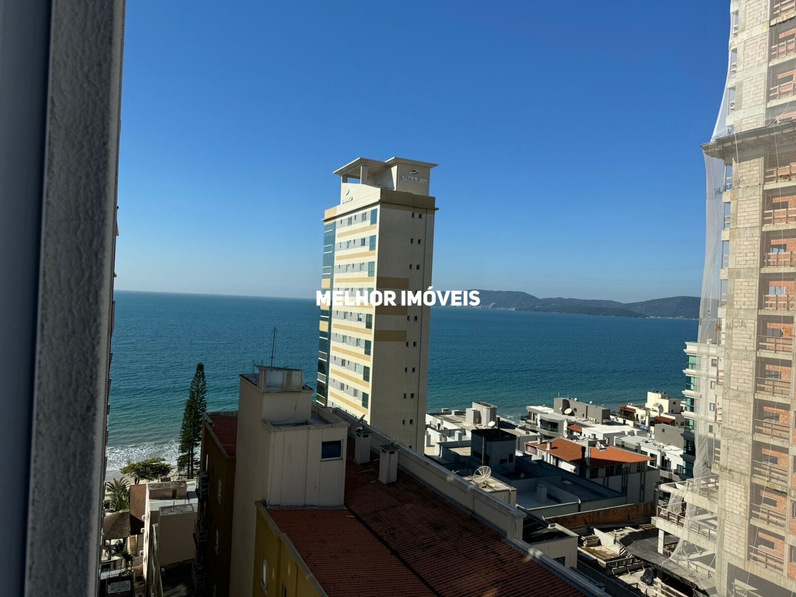 Apartamento à venda com 3 quartos, 226m² - Foto 2