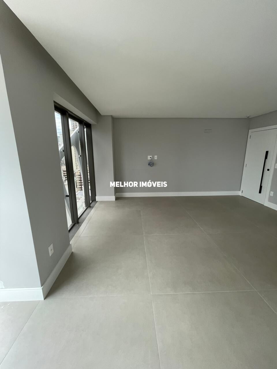 Apartamento à venda com 3 quartos, 122m² - Foto 1