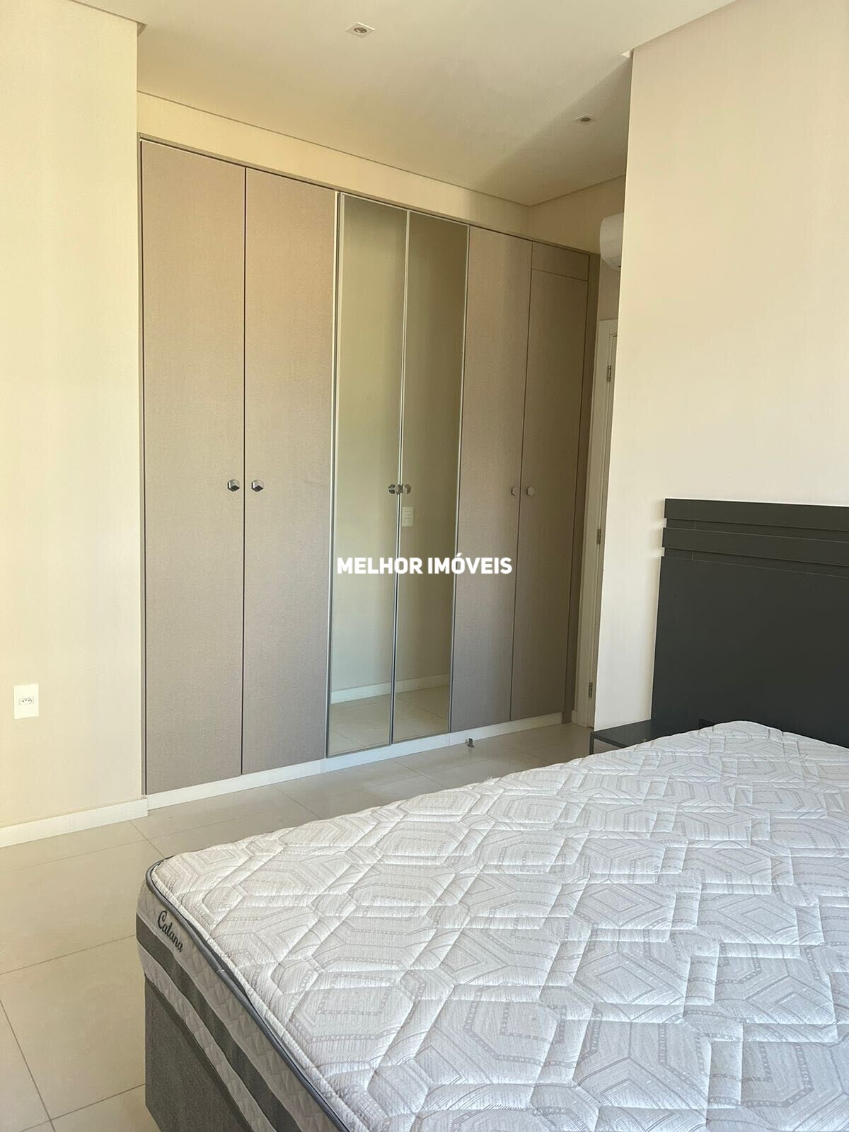 Apartamento à venda com 3 quartos, 107m² - Foto 8