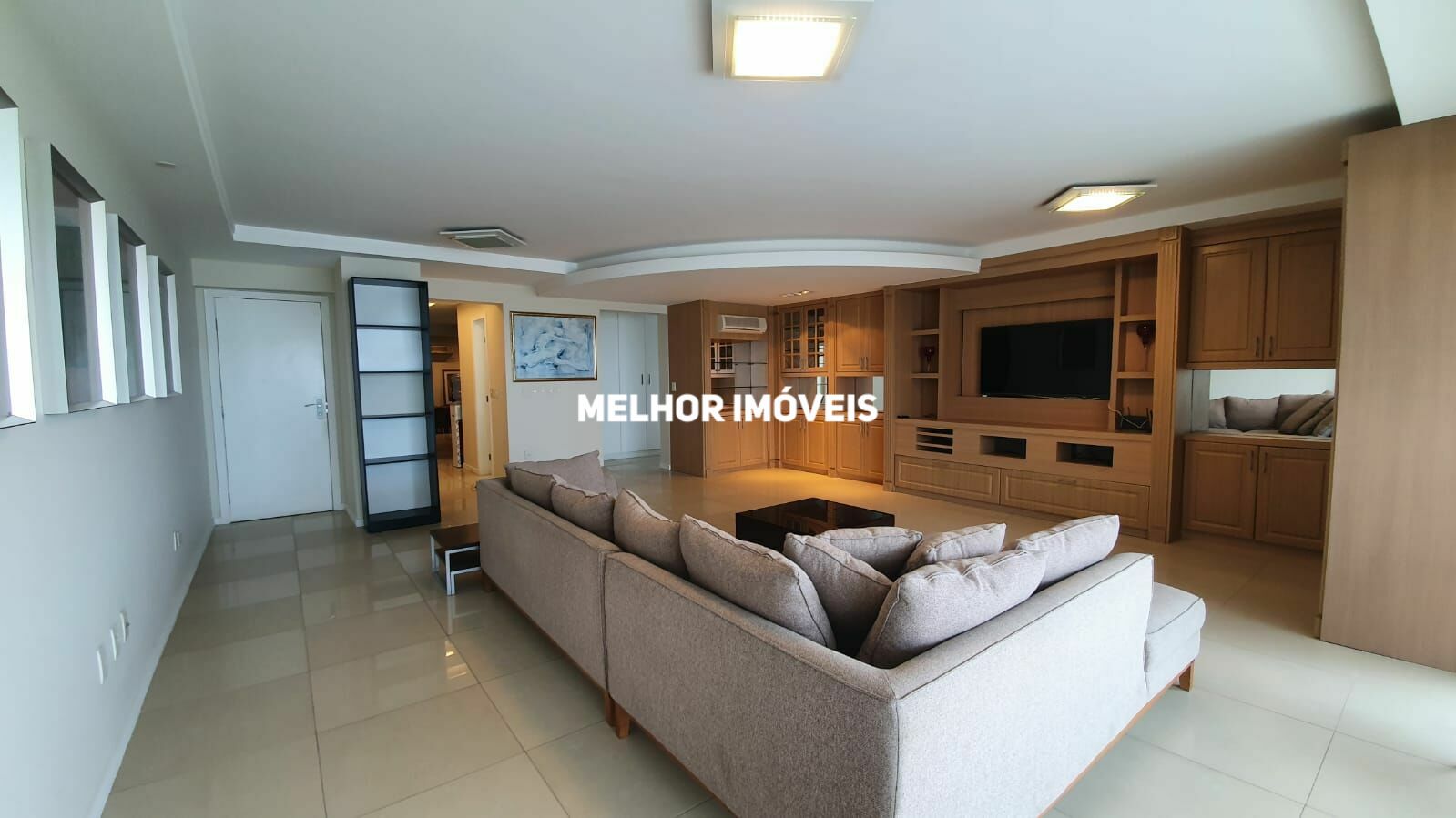 Apartamento à venda com 3 quartos, 208m² - Foto 1