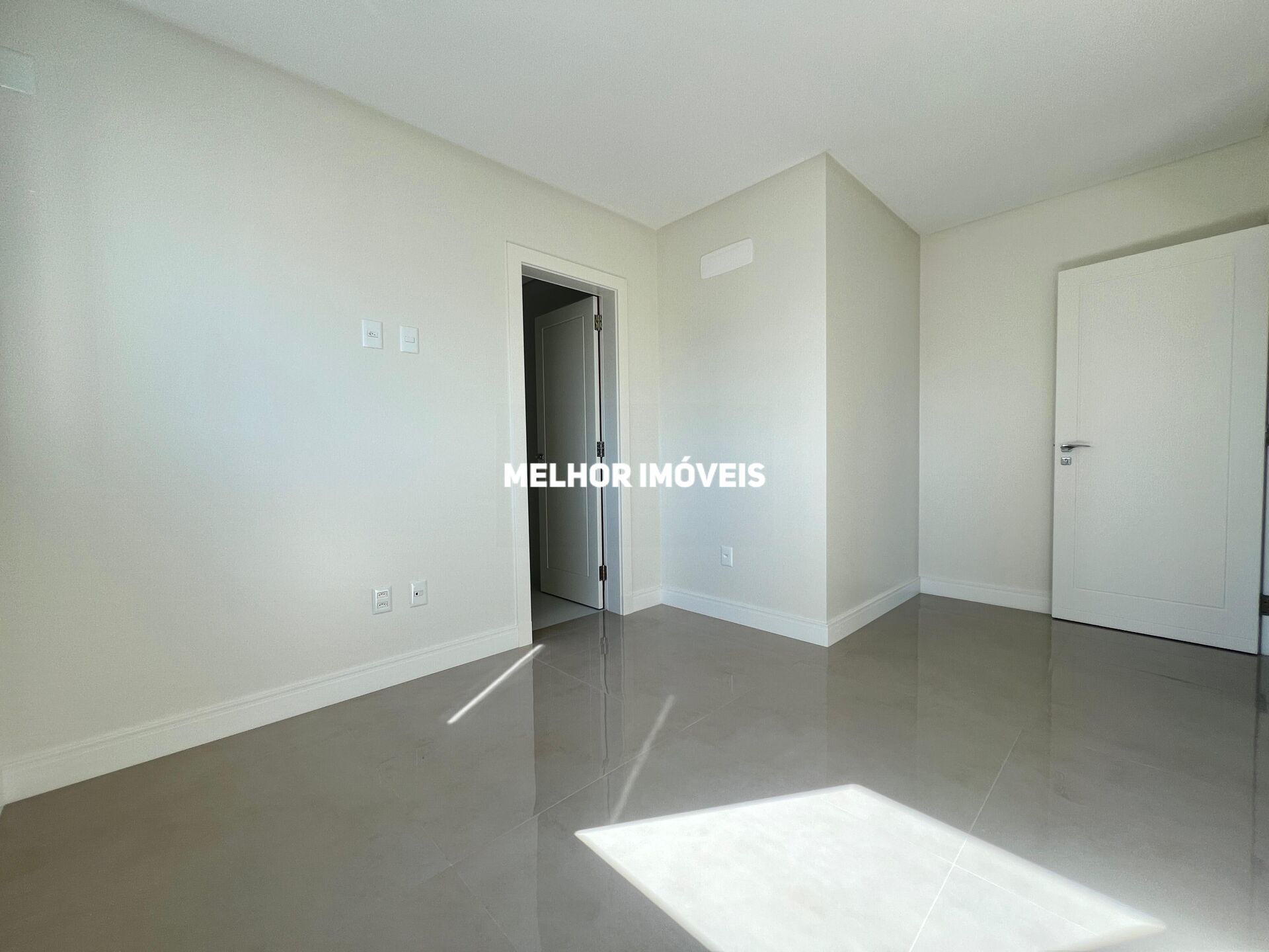 Apartamento à venda com 4 quartos, 160m² - Foto 19