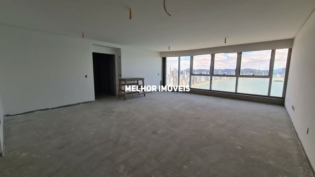 Apartamento à venda com 4 quartos, 257m² - Foto 5