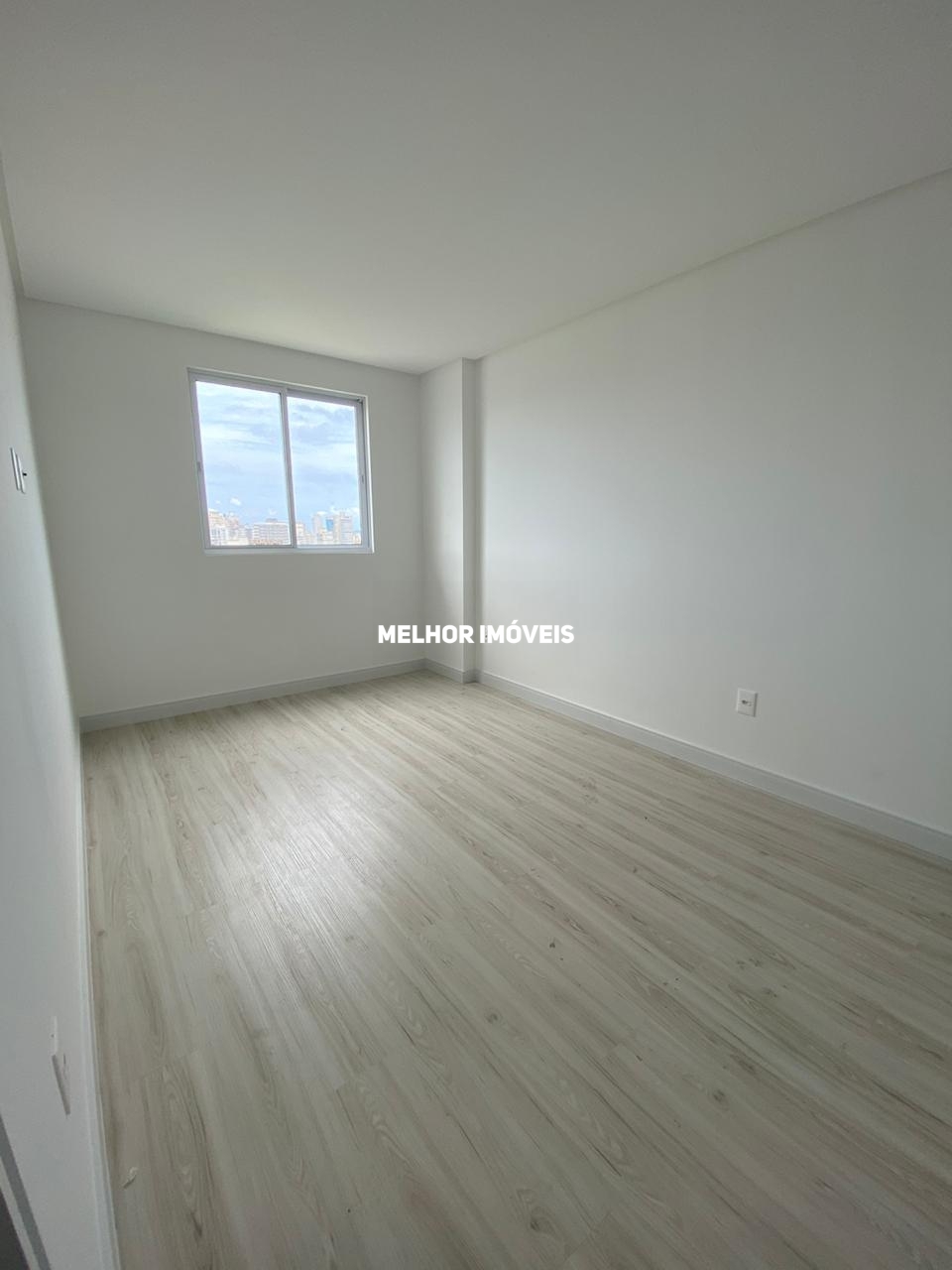 Apartamento à venda com 2 quartos, 64m² - Foto 4