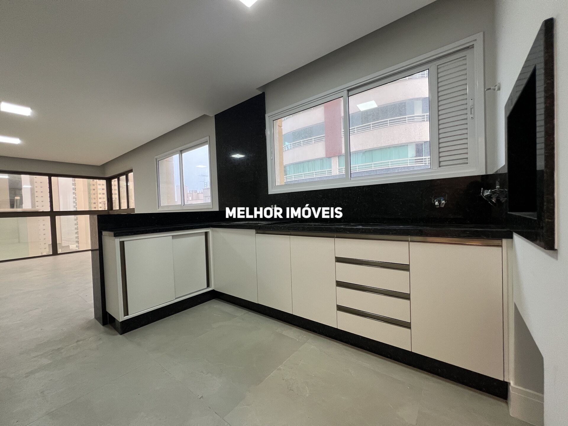 Apartamento para alugar com 3 quartos, 99m² - Foto 4