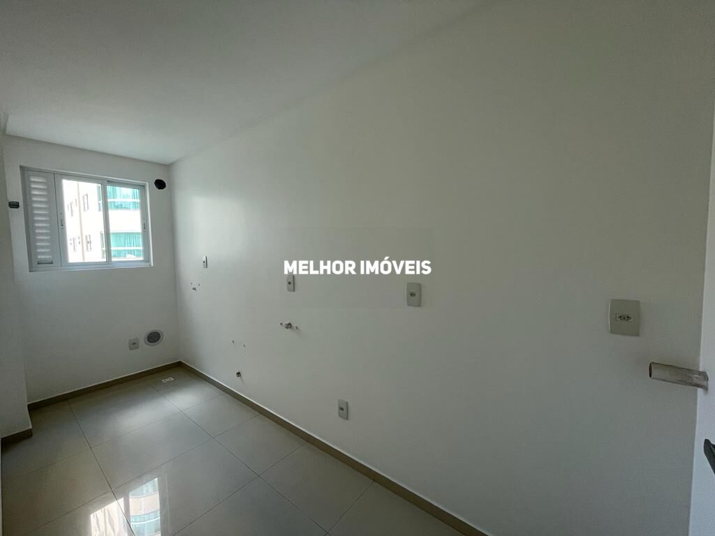 Apartamento à venda com 3 quartos, 159m² - Foto 9