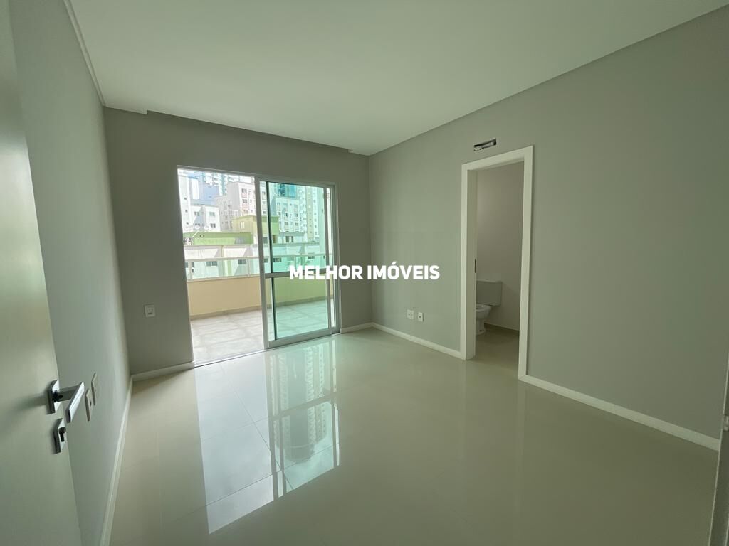 Apartamento à venda com 3 quartos, 159m² - Foto 4