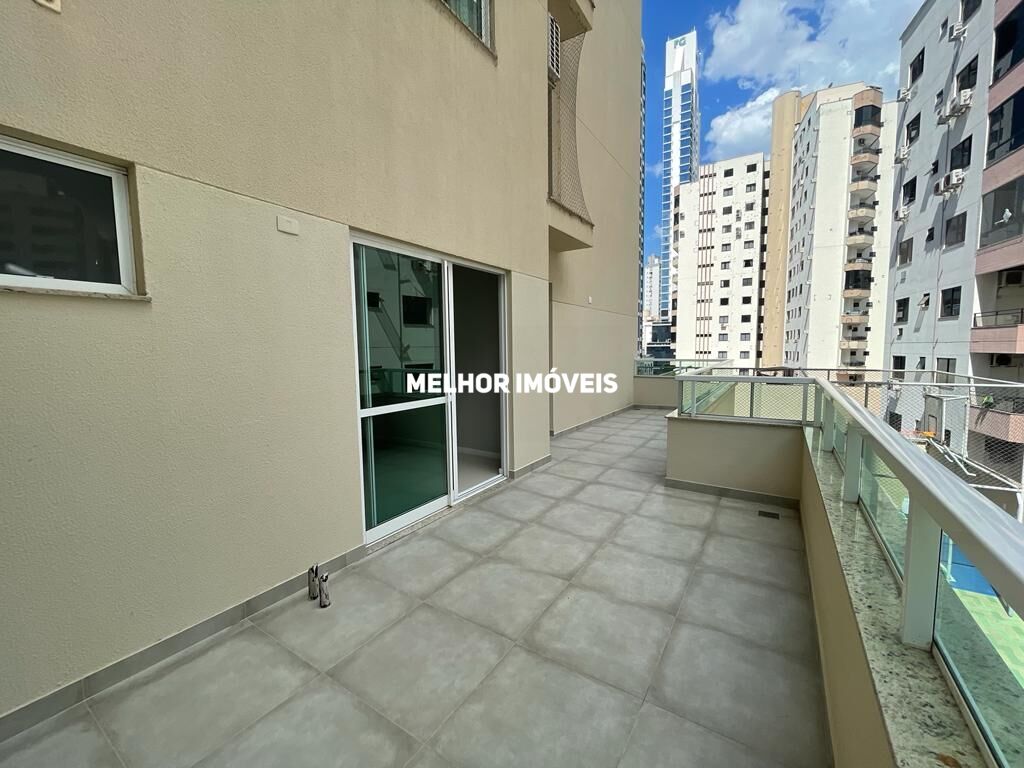 Apartamento à venda com 3 quartos, 159m² - Foto 7