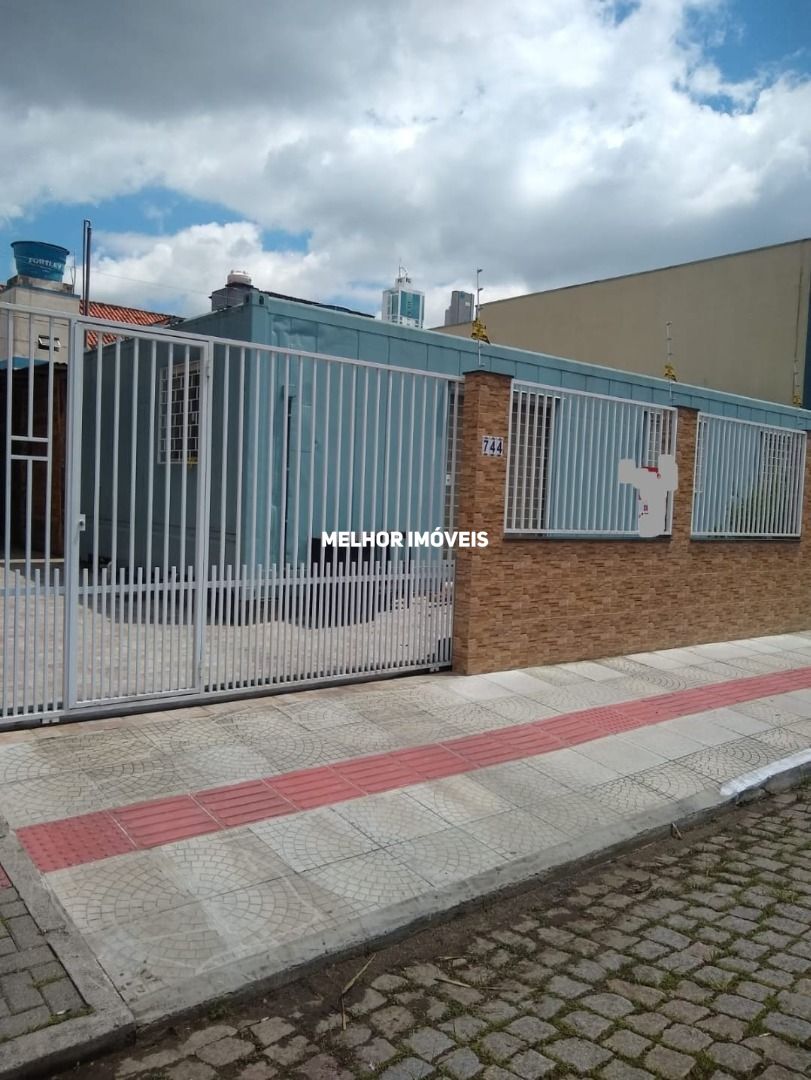 Casa à venda com 2 quartos, 88m² - Foto 2