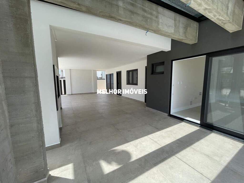 Casa à venda com 3 quartos, 360m² - Foto 2