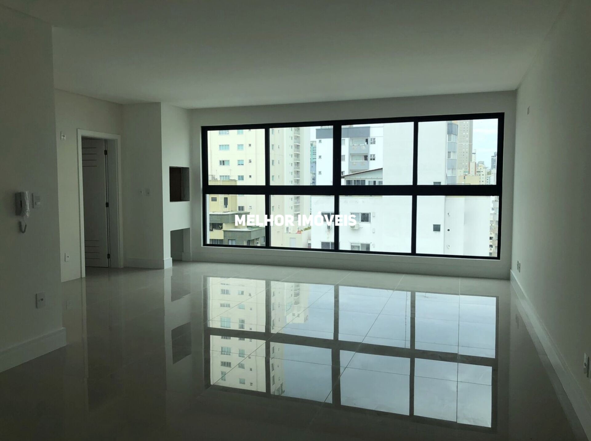 Apartamento à venda com 3 quartos, 116m² - Foto 2