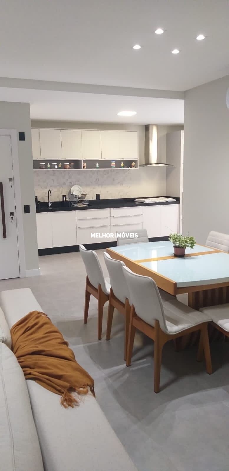 Apartamento à venda com 3 quartos, 119m² - Foto 2