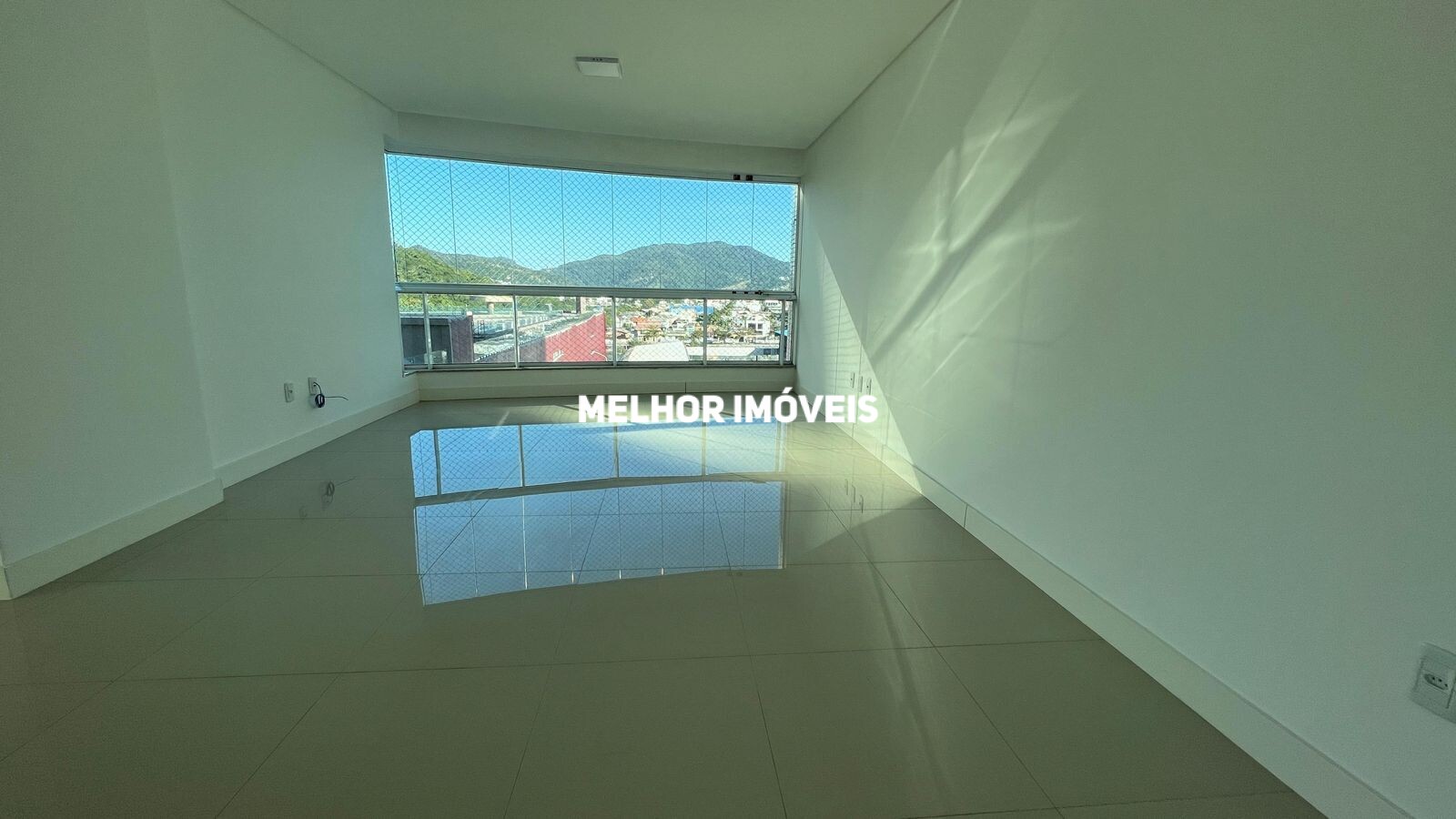 Apartamento à venda com 4 quartos, 154m² - Foto 2