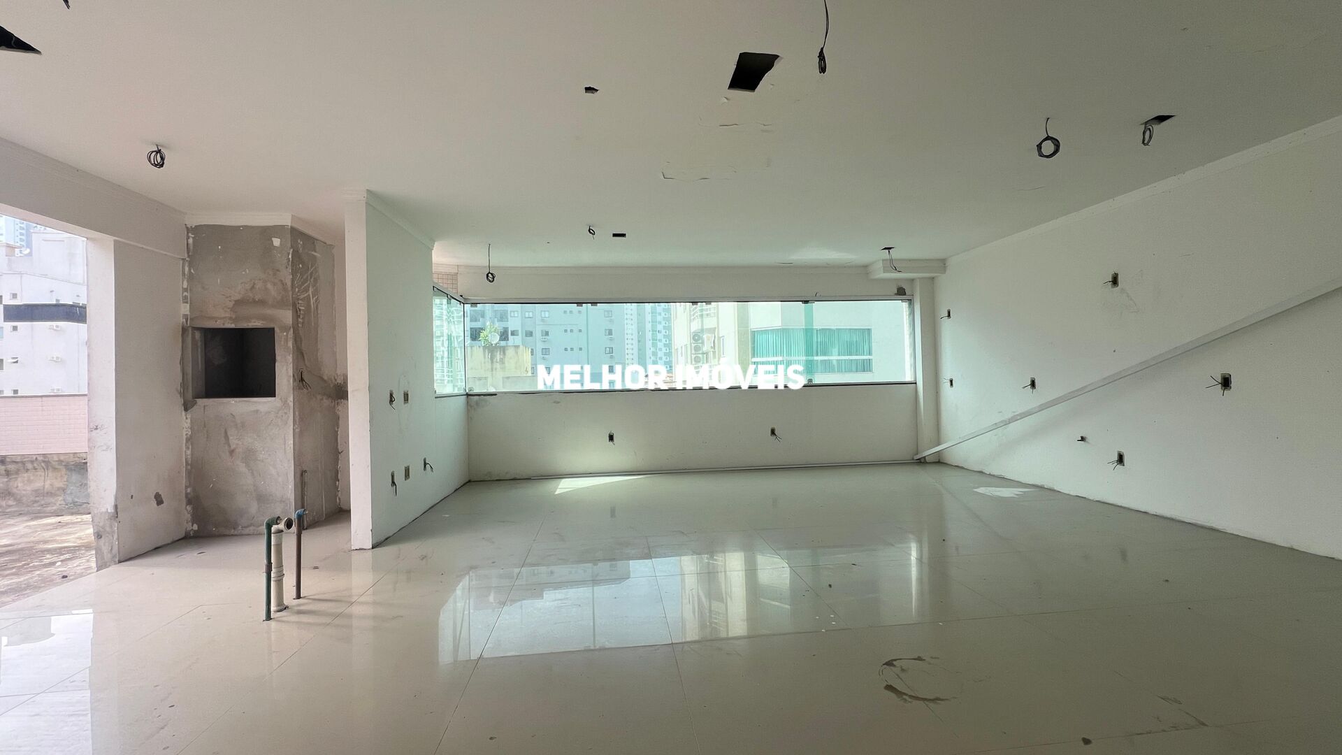 Apartamento à venda com 3 quartos, 193m² - Foto 3