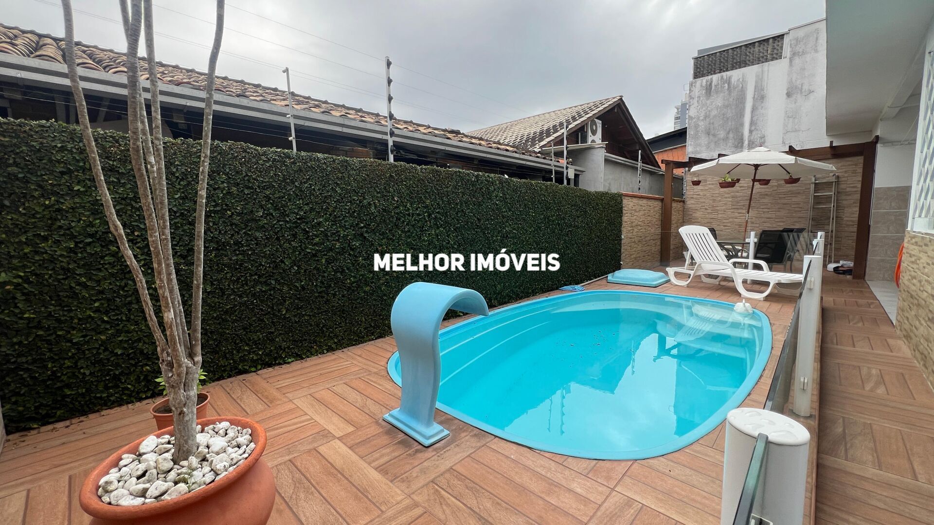 Casa, 3 quartos, 242 m² - Foto 1