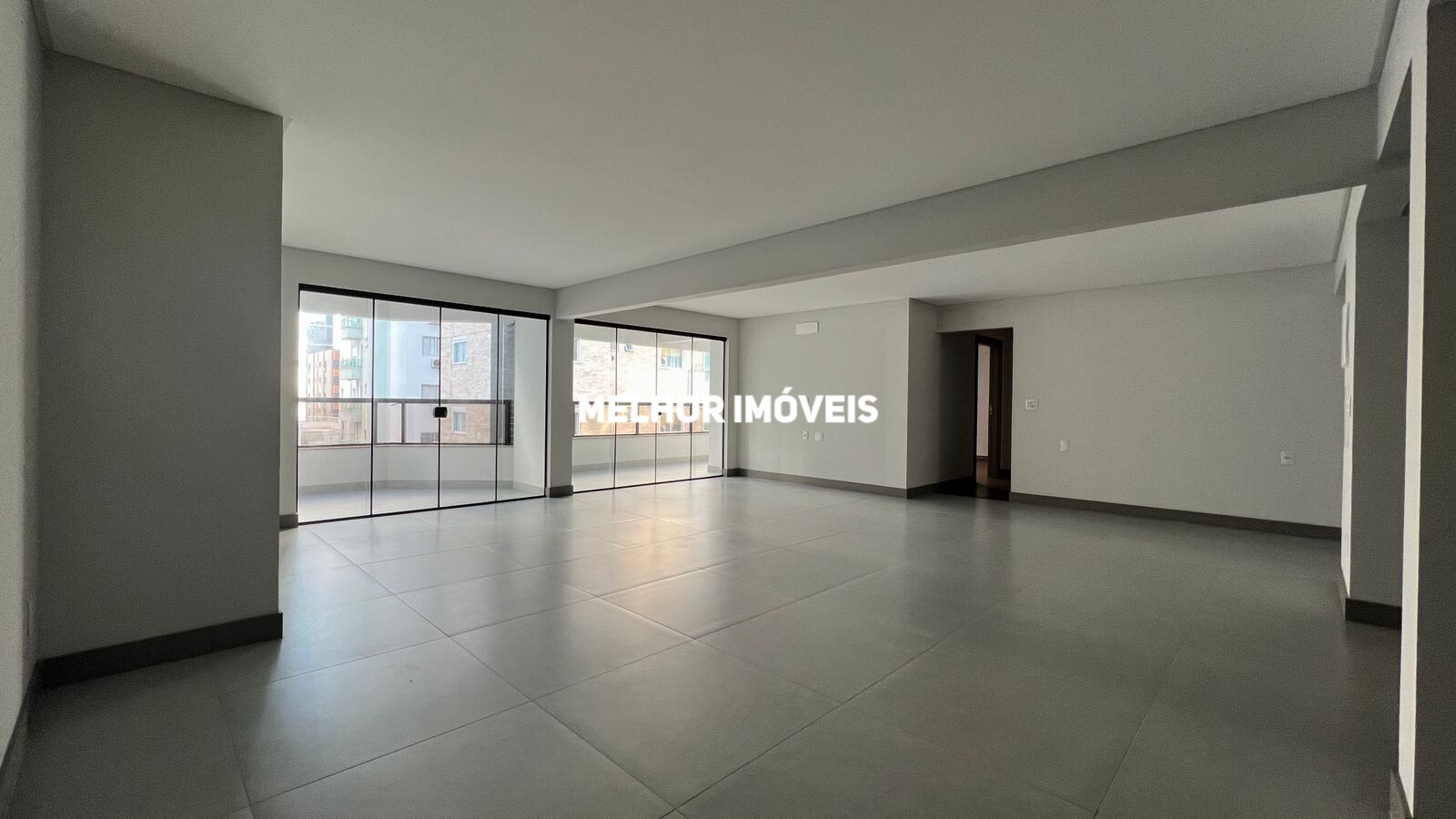 Cobertura à venda com 4 quartos, 530m² - Foto 1