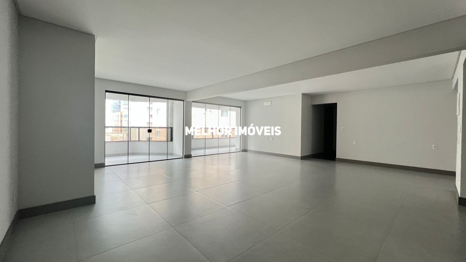 Cobertura à venda com 4 quartos, 530m² - Foto 2