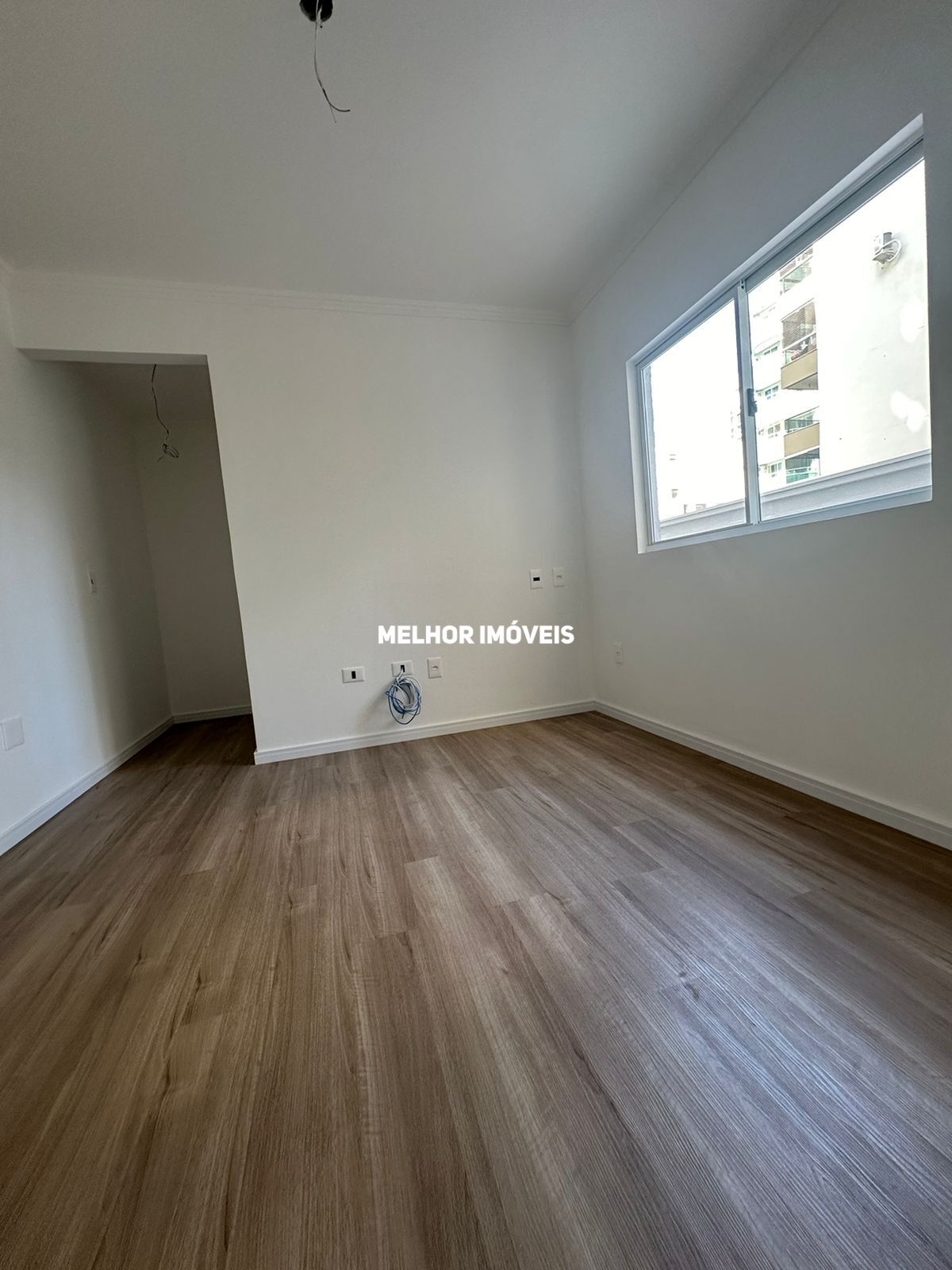 Apartamento à venda com 4 quartos, 201m² - Foto 8