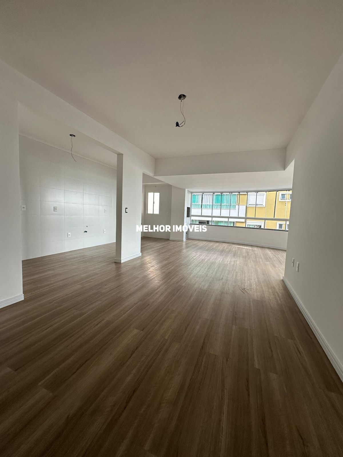 Apartamento à venda com 4 quartos, 201m² - Foto 2