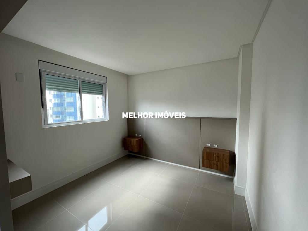 Apartamento à venda com 3 quartos, 116m² - Foto 11