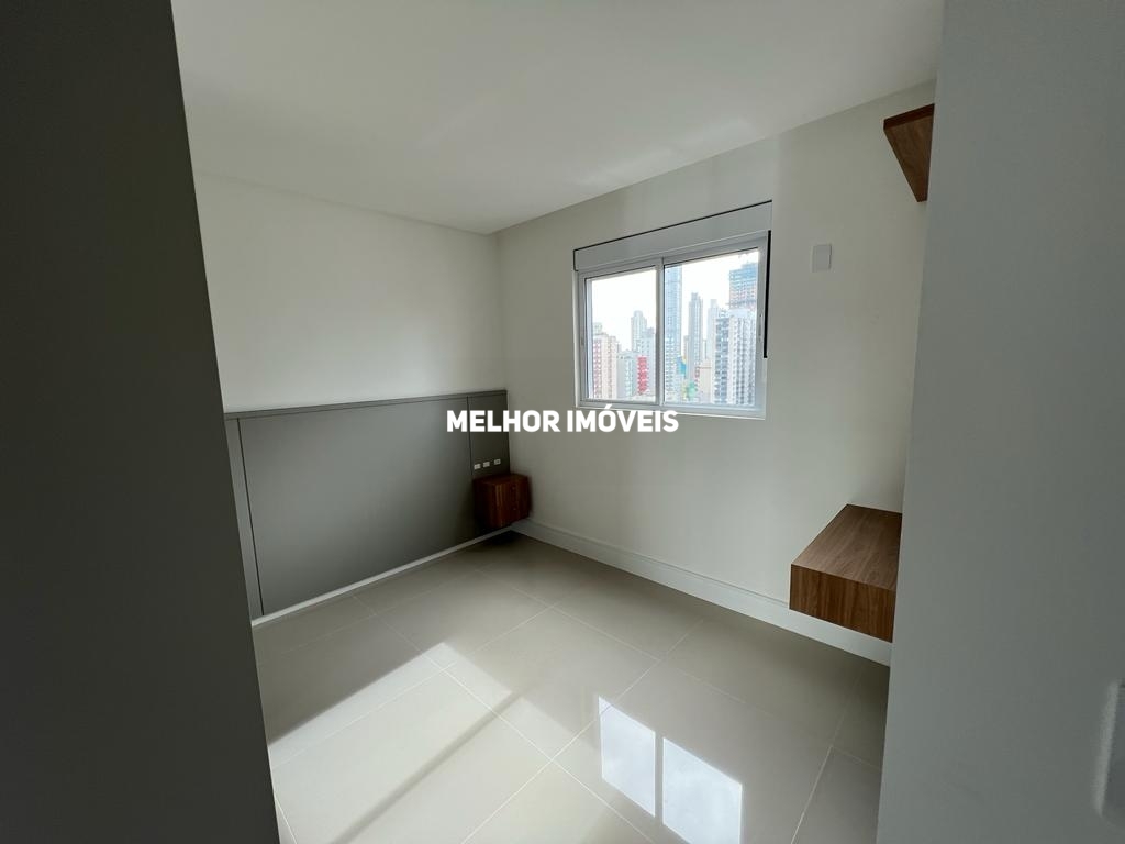 Apartamento à venda com 3 quartos, 116m² - Foto 9