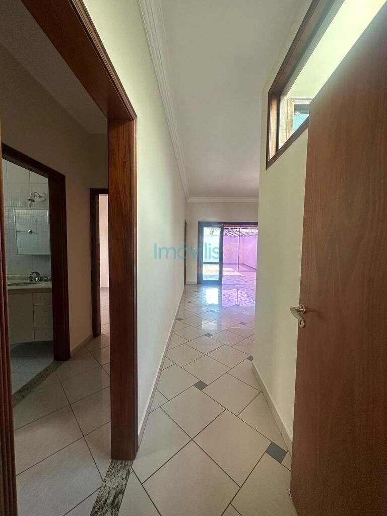 Apartamento para alugar com 3 quartos, 200m² - Foto 5