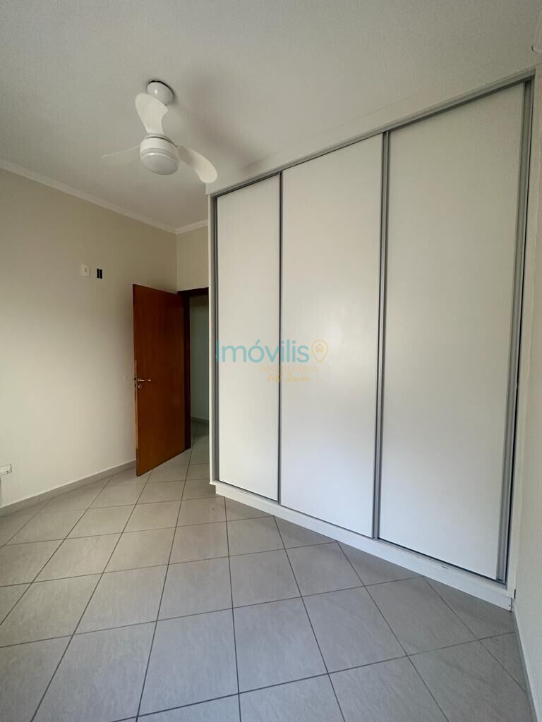 Apartamento para alugar com 3 quartos, 200m² - Foto 15