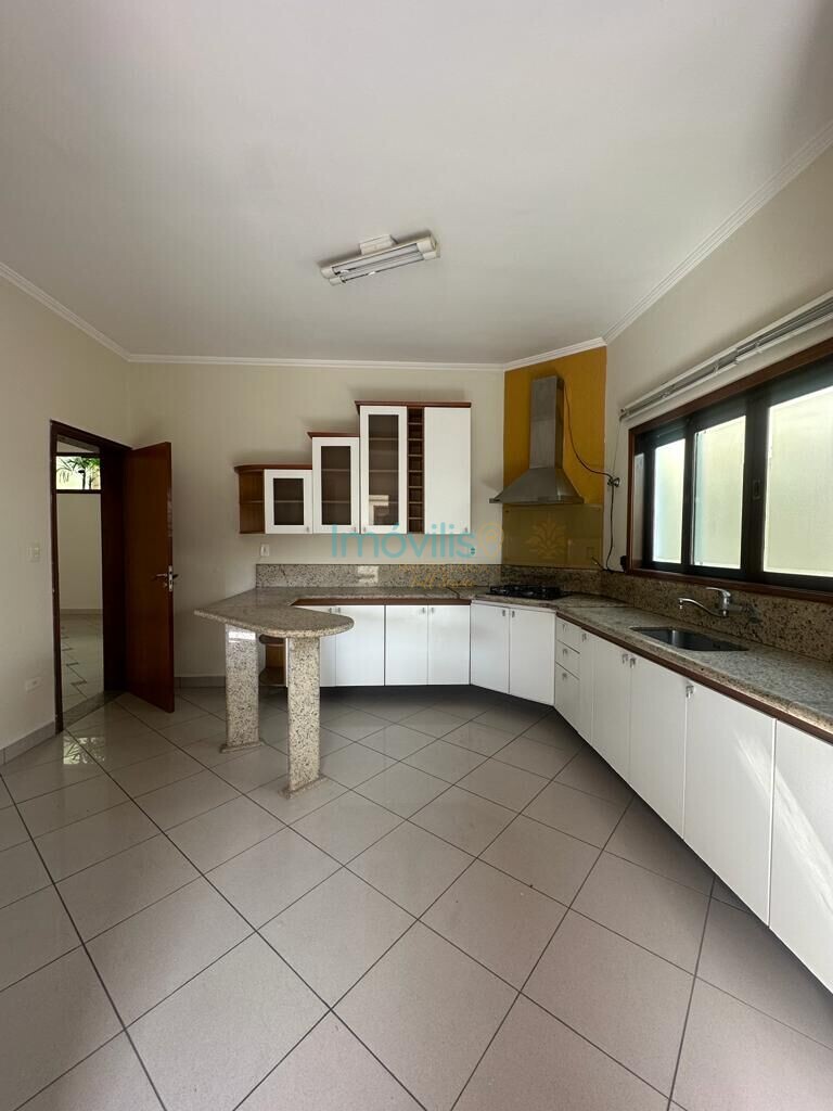 Apartamento para alugar com 3 quartos, 200m² - Foto 23