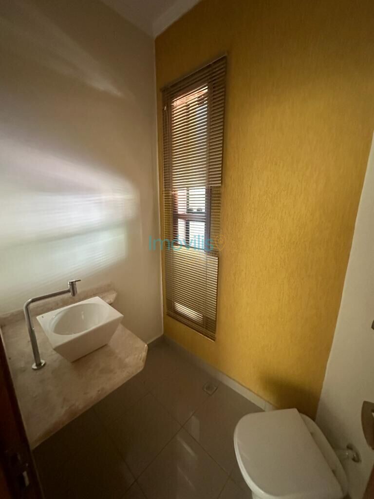 Apartamento para alugar com 3 quartos, 200m² - Foto 3